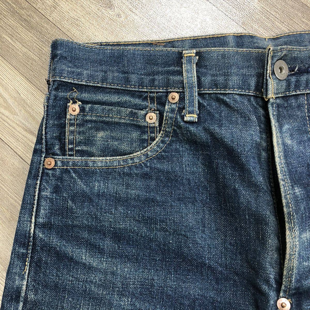 Levi's × Levi's Vintage Clothing × Vintage 🇯🇵 1990s Levis 701xx Selvedge Buckle Back Faded Blue Jeans Size US 30 / EU 46 - 6 Thumbnail