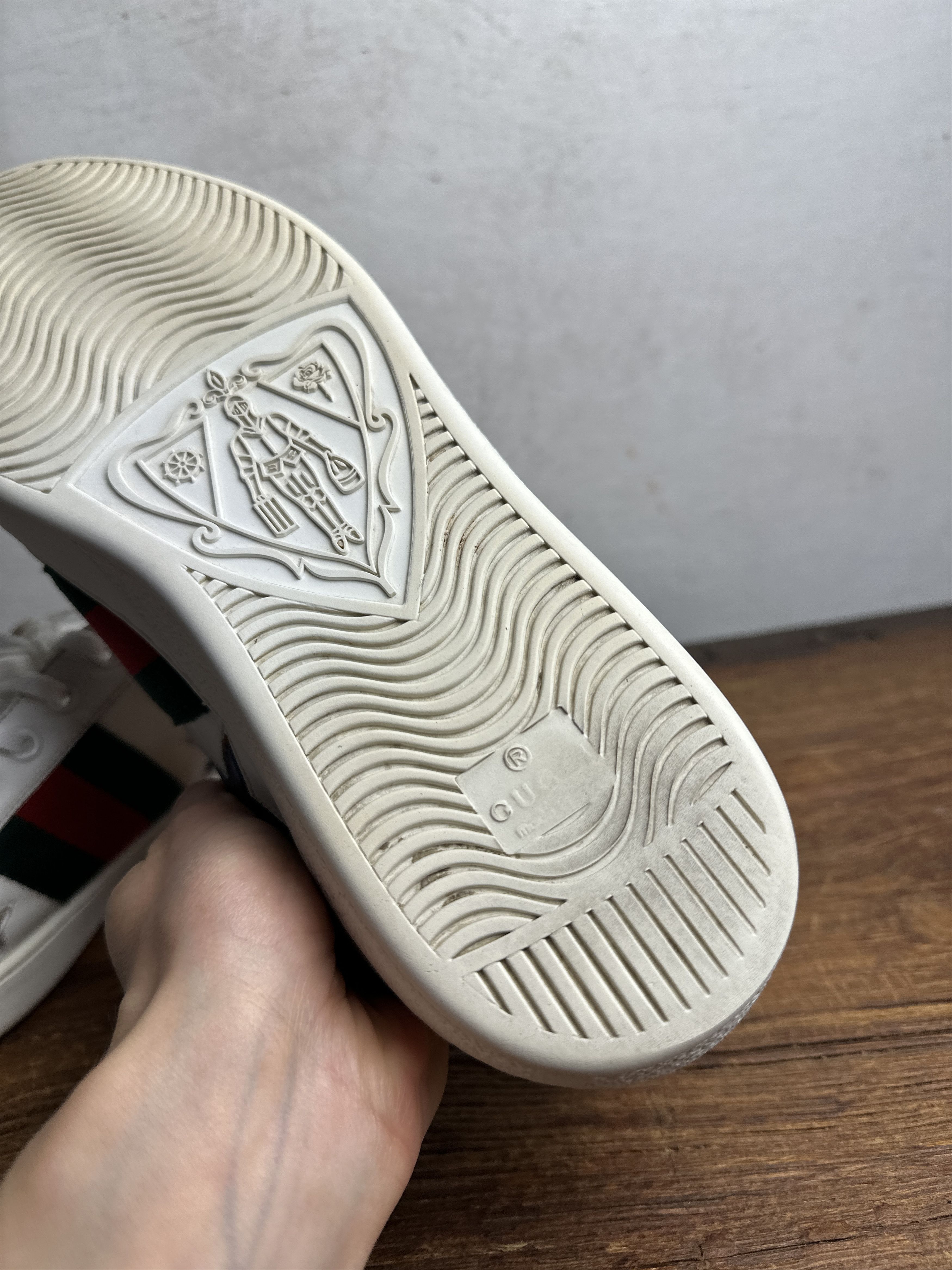 Gucci Gucci Gucci White Leather Ace Metallic Stars Low Top Size US 10 / EU 43 - 18 Thumbnail