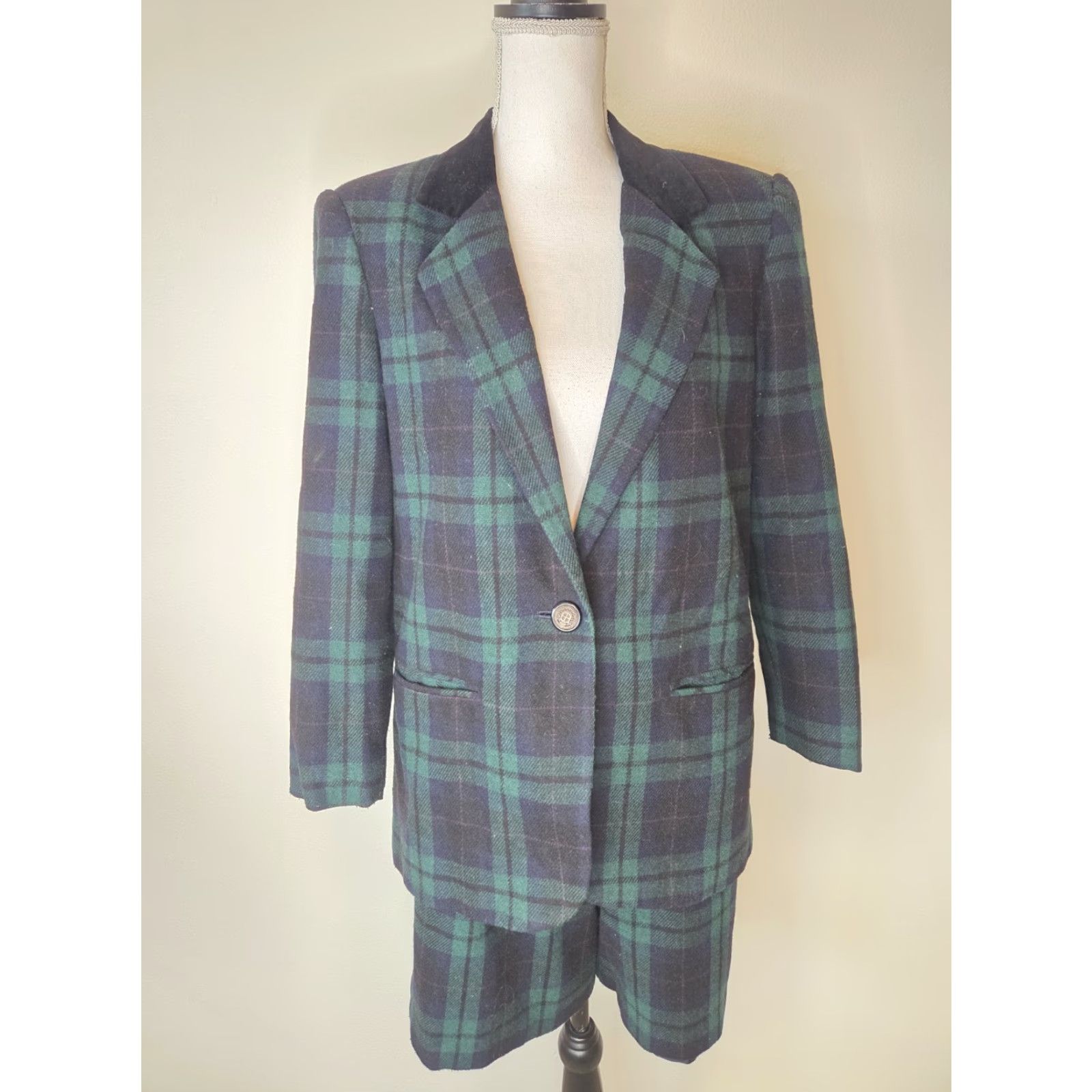 Vintage Vtg Sag Harbor 2 Pc Blazer Suit Set Wool Blend Pleated Shorts Tartan Plaid 1980s Small Wool Blazer & Shorts Set Mens Ladies? Size 28" / US 6 / IT 42 - 8 Thumbnail