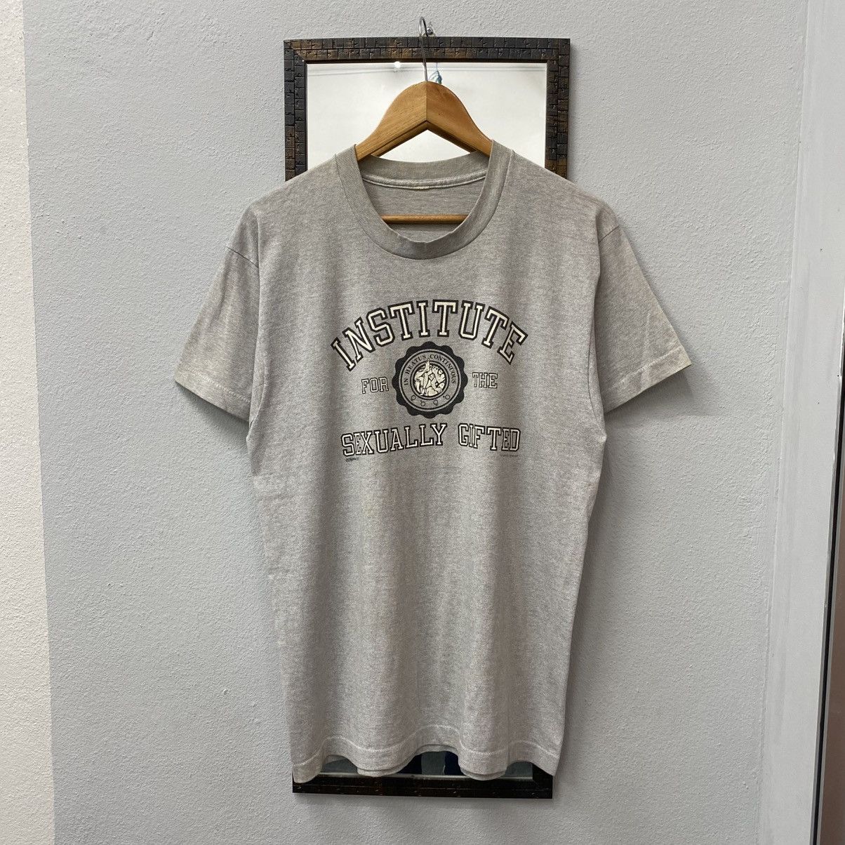 Vintage Vintage 80s Institude For The Sexually Gifted Artwear Tee Size US M / EU 48-50 / 2 - 1 Thumbnail
