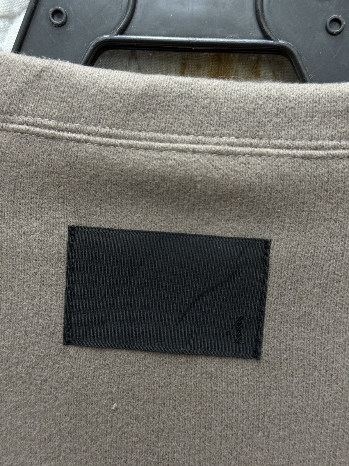 Hypebeast 🔥🔥🔥ARCHIVE COG THE BIG SMOKE PONCHO Size M / US 6-8 / IT 42-44 - 9 Thumbnail