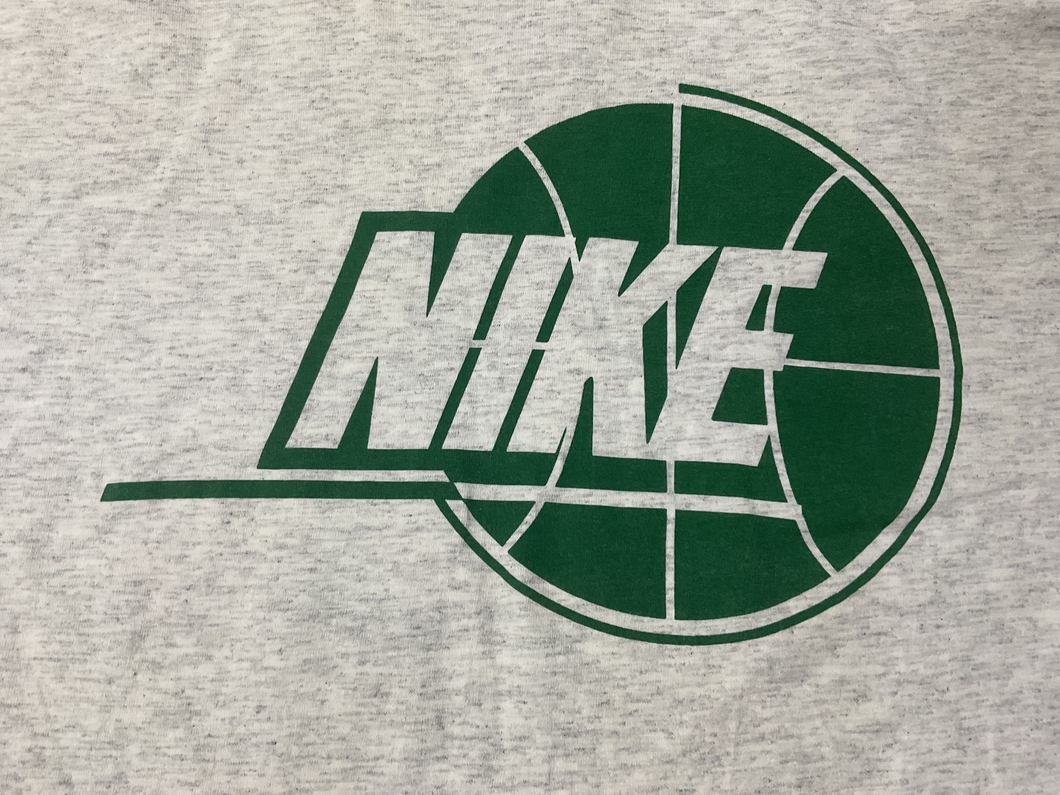 NBA Vintage NIKE 90s WSU Raiders Basketball Tshirt Size US L / EU 52-54 / 3 - 4 Thumbnail