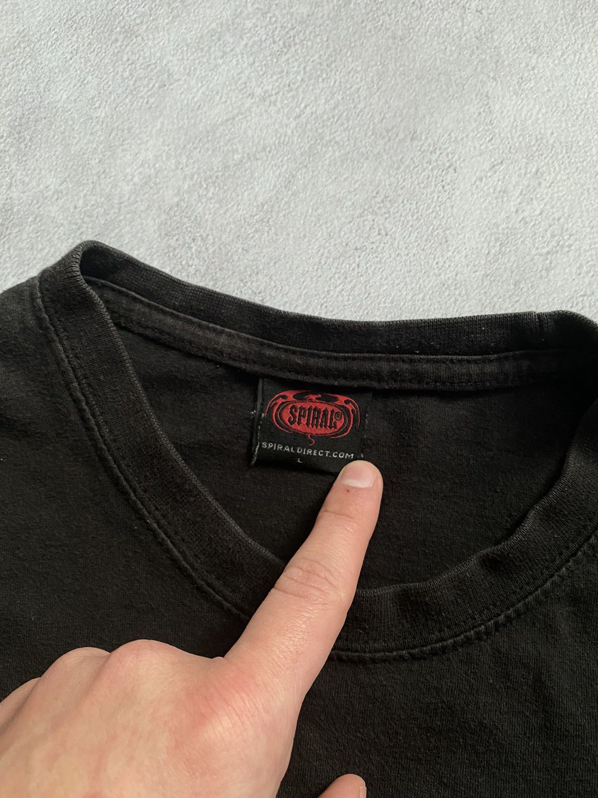 Band Tees × Vintage Vintage Spiral T-Shirt Full Print "Death" Logo Size L Size US L / EU 52-54 / 3 - 5 Thumbnail