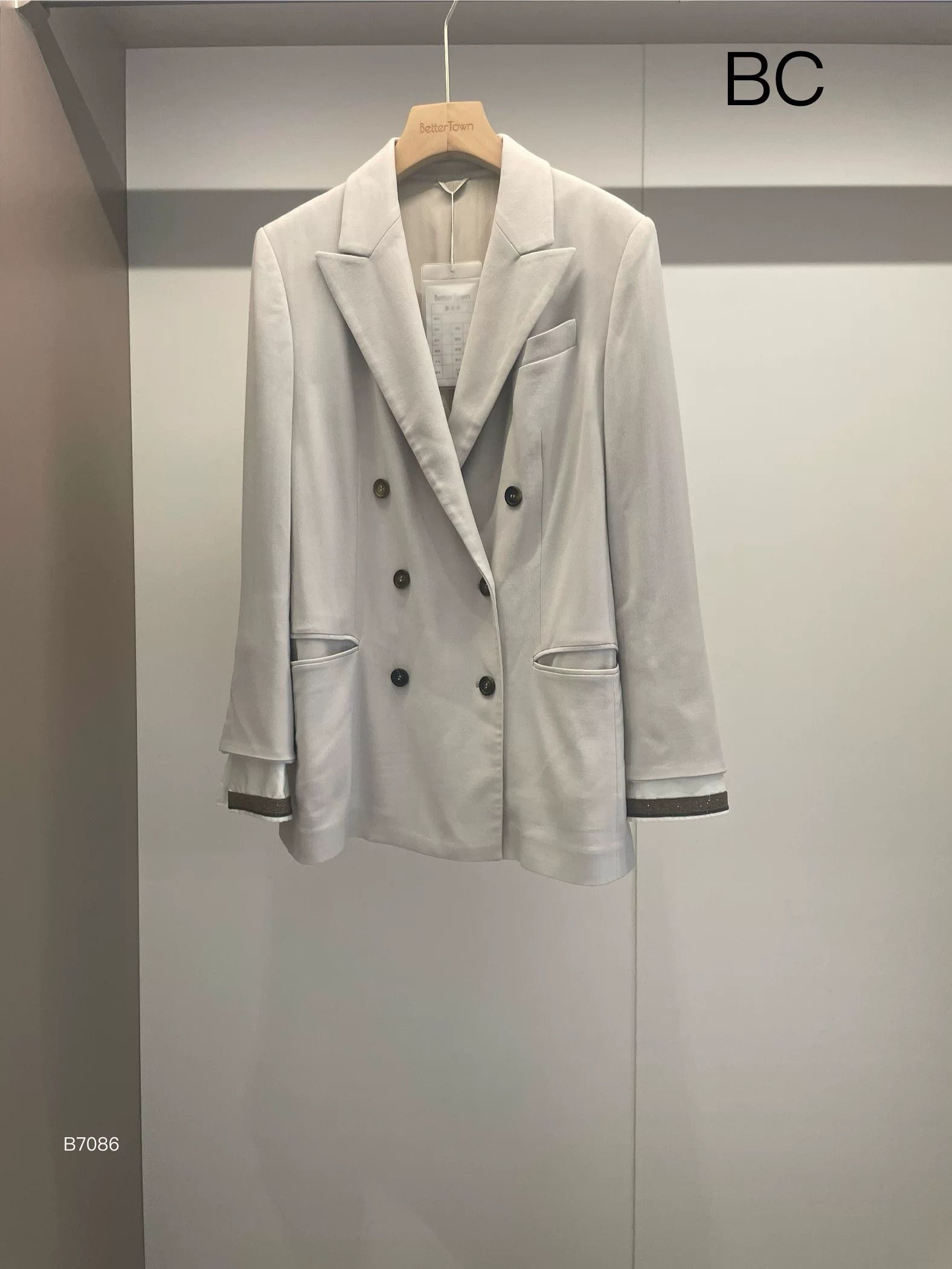 Brunello Cucinelli Brunello Cucinelli Beige Blazer Size 42 Size US M / EU 48-50 / 2 - 1 Thumbnail
