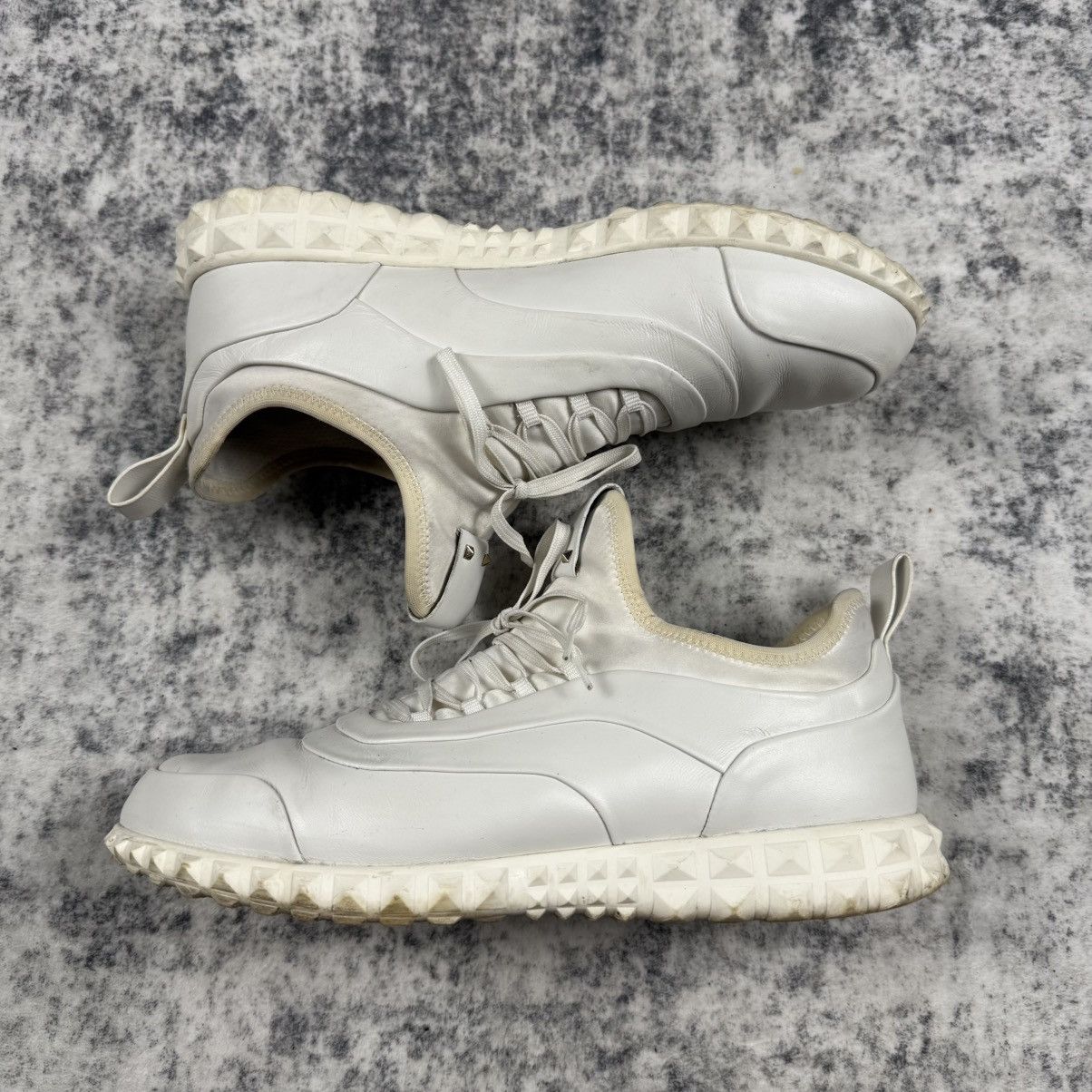 Valentino VALENTINO GARAVANI Rockstud ‘White’ Leather Trainers Size US 9 / EU 42 - 2 Thumbnail