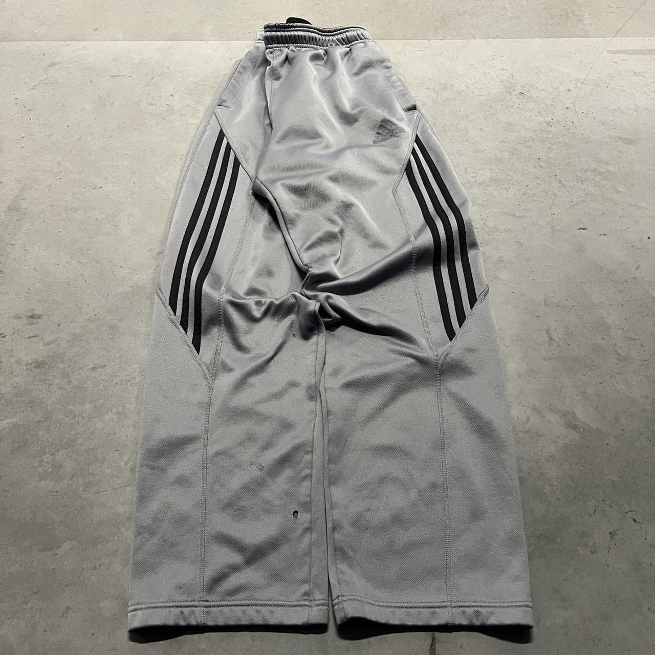 Adidas Vintage Y2K/2000s Baggy Grey Adidas Striped Trackpants! Size US 32 / EU 48 - 2 Thumbnail
