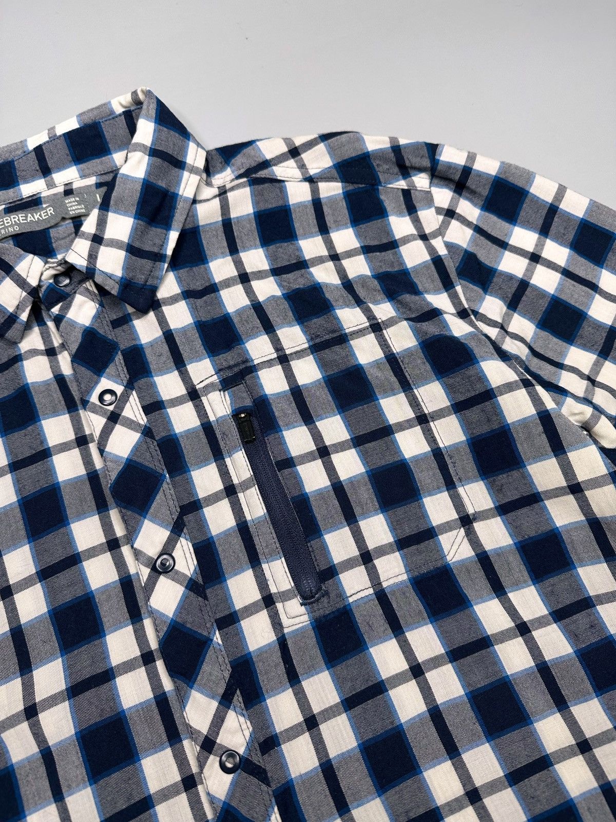 Icebreaker Icebreaker Wool Button Up Shirt Outdoor Size US L / EU 52-54 / 3 - 8 Thumbnail