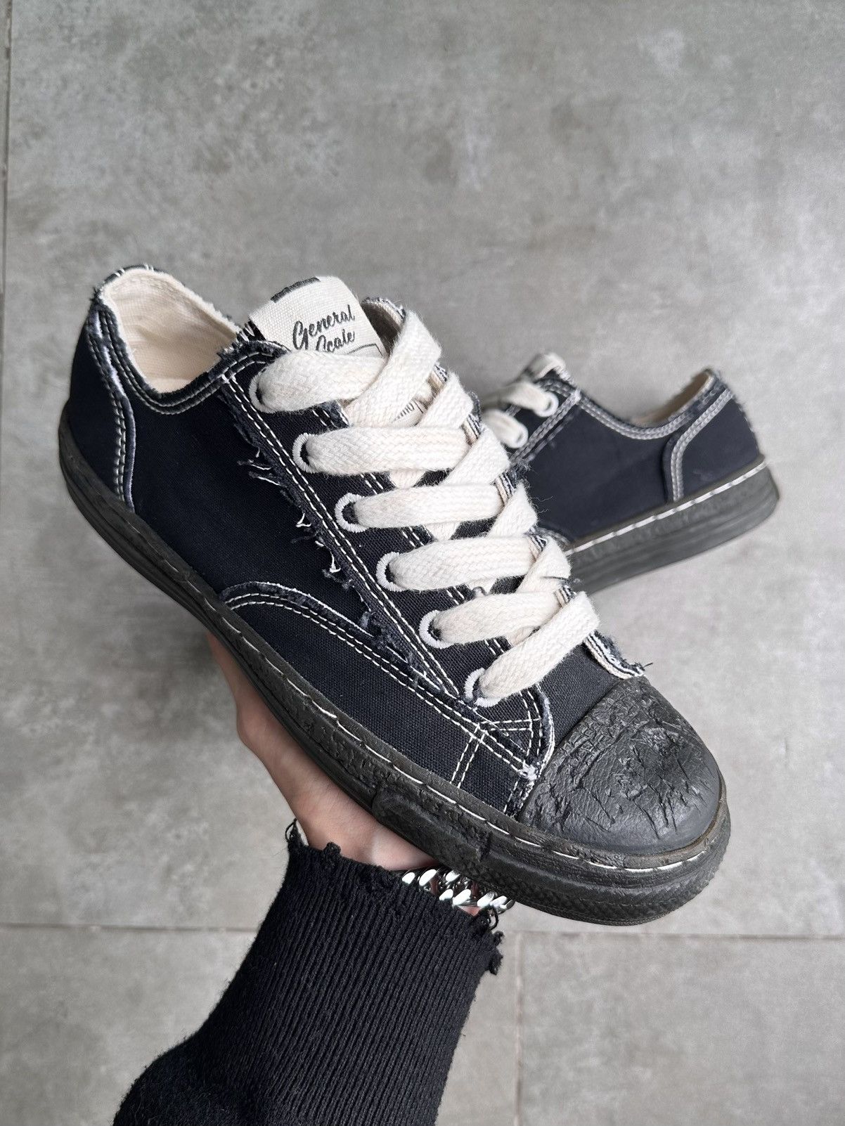 MAISON MIHARA YASUHIRO MMY GENERAL SCALE LOW TOP SNEAKERS