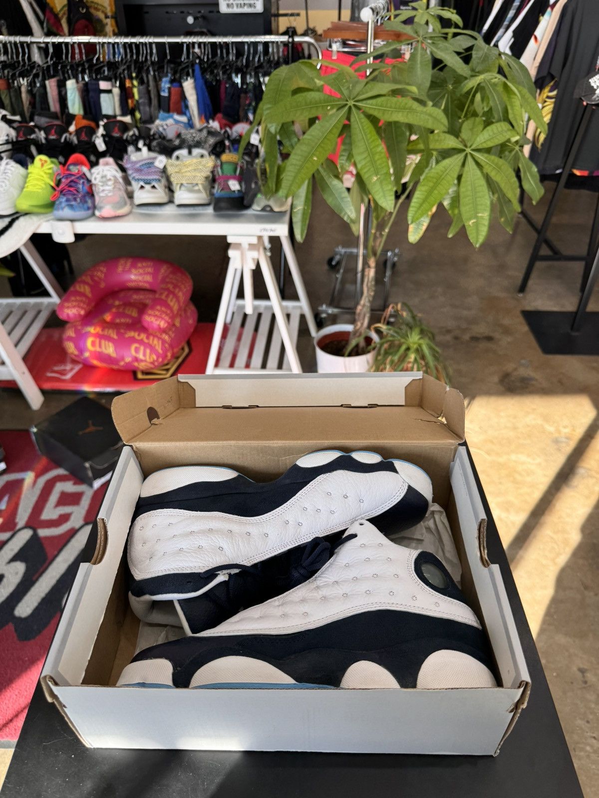 Jordan Brand Air Jordan 13 White Obsidian Powder Blue Size 7Y (2021) Size US 7 / EU 40 - 10 Thumbnail