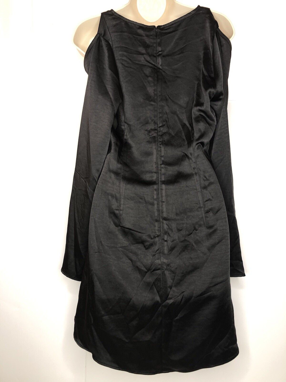 ASTR The Label ASTR Cutout Shoulder Black Satin Mini Dress Side Waist Size M / US 6-8 / IT 42-44 - 11 Thumbnail
