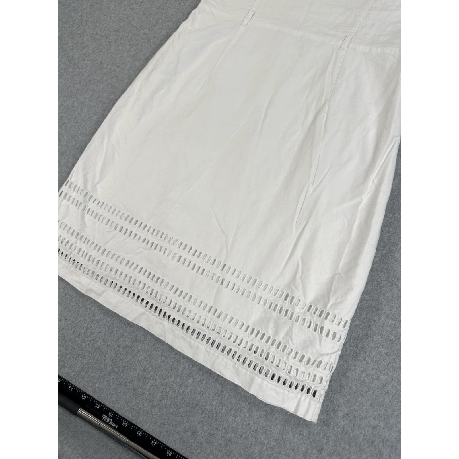 Tommy Hilfiger Tommy Hilfiger Dress Womens 2 White Sleeveless V-Neck Eyelet Hem Cotton Sheath Size XS / US 0-2 / IT 36-38 - 2 Thumbnail