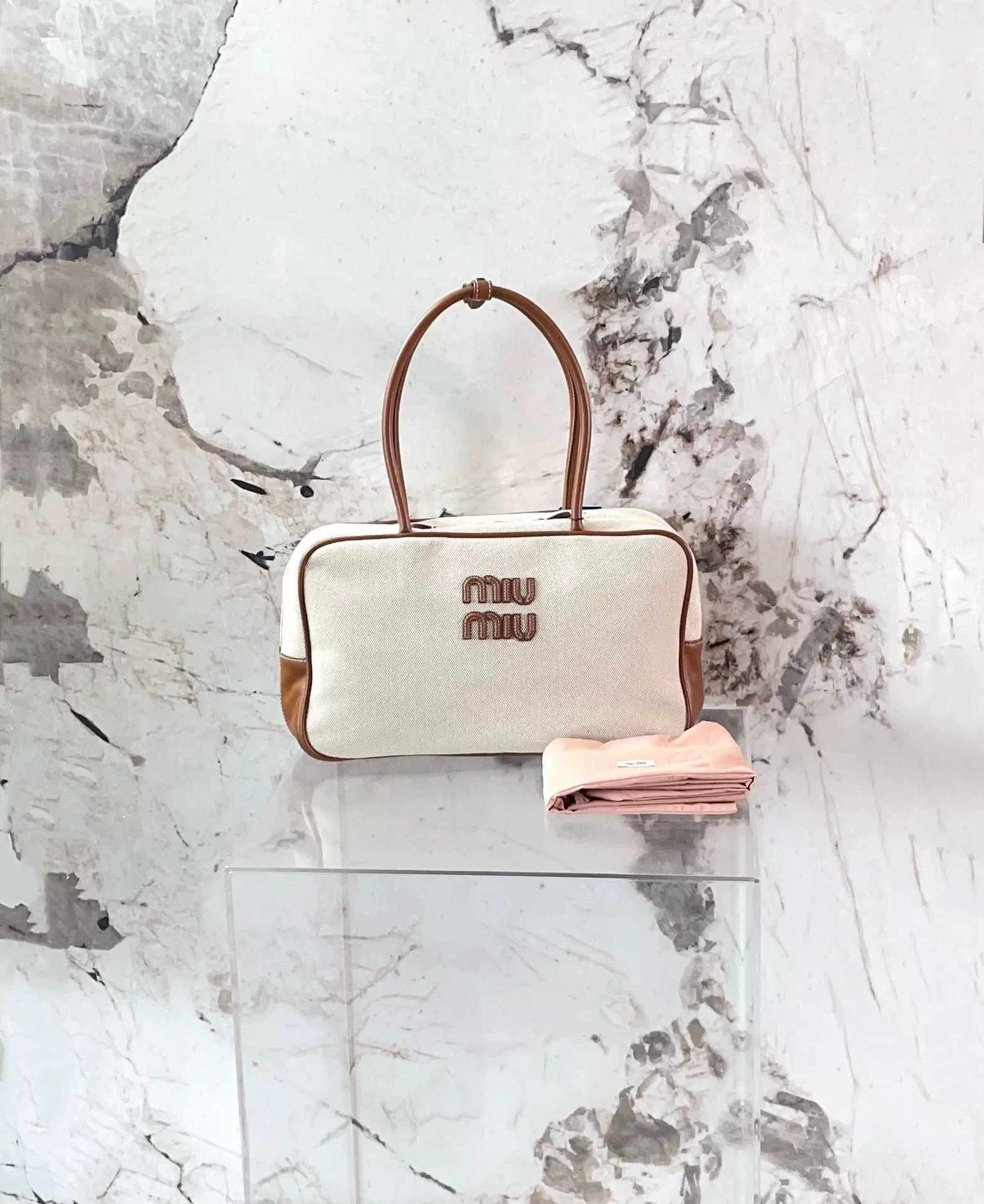 Miu Miu Pre-loved Bag Very good condition Size ONE SIZE - 1 Thumbnail