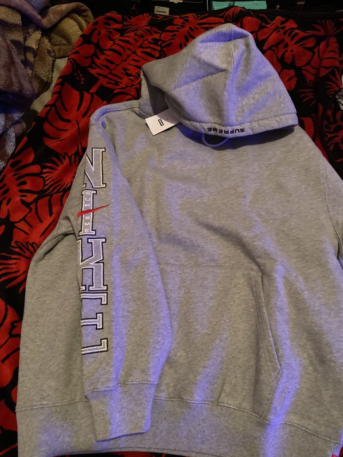 image of Nike Hooded Sweatshirt Size Medium in Heather Grey, Men's