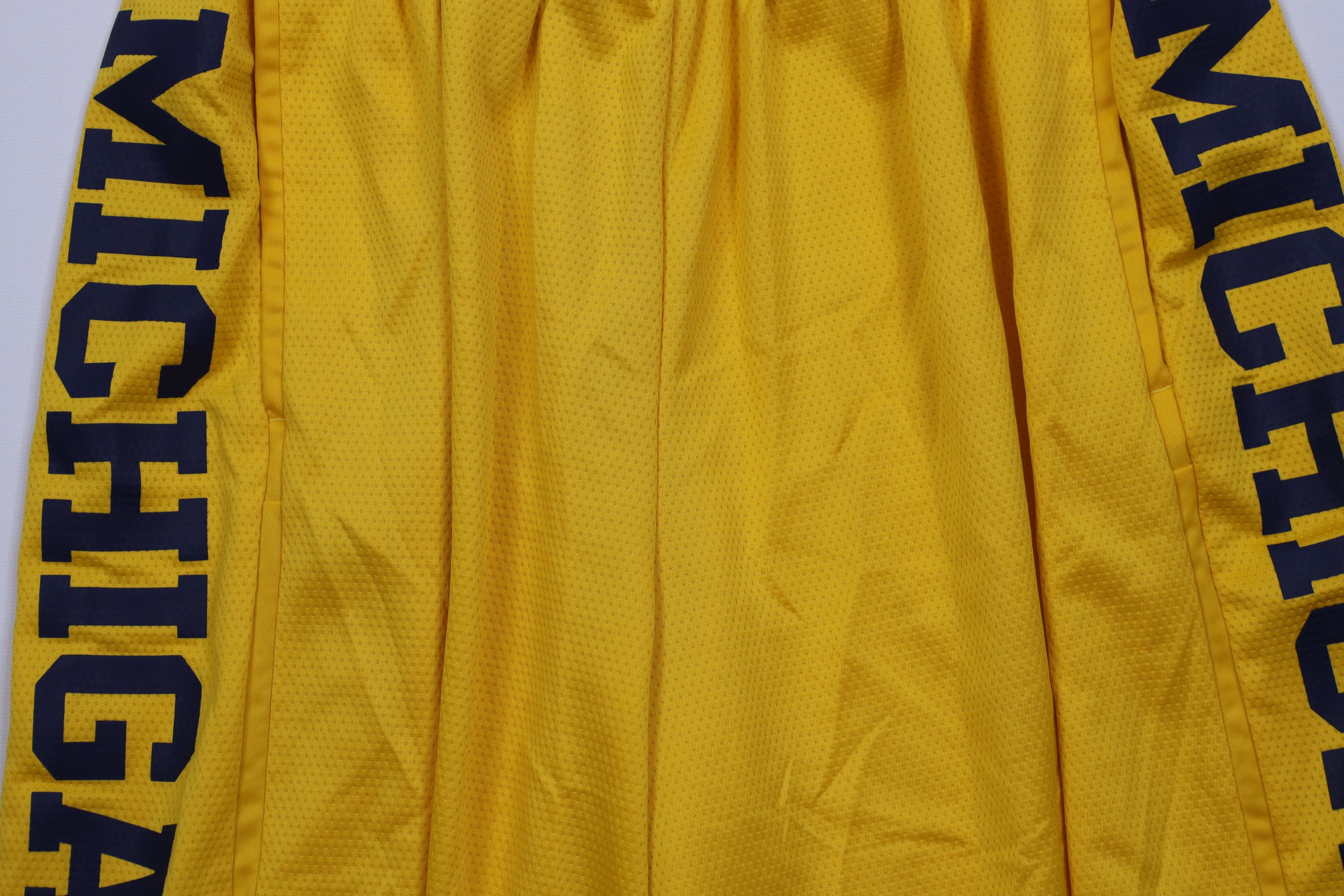 Nike Nike Air Jordan University of Michigan Basketball Shorts Size US 36 / EU 52 - 3 Thumbnail