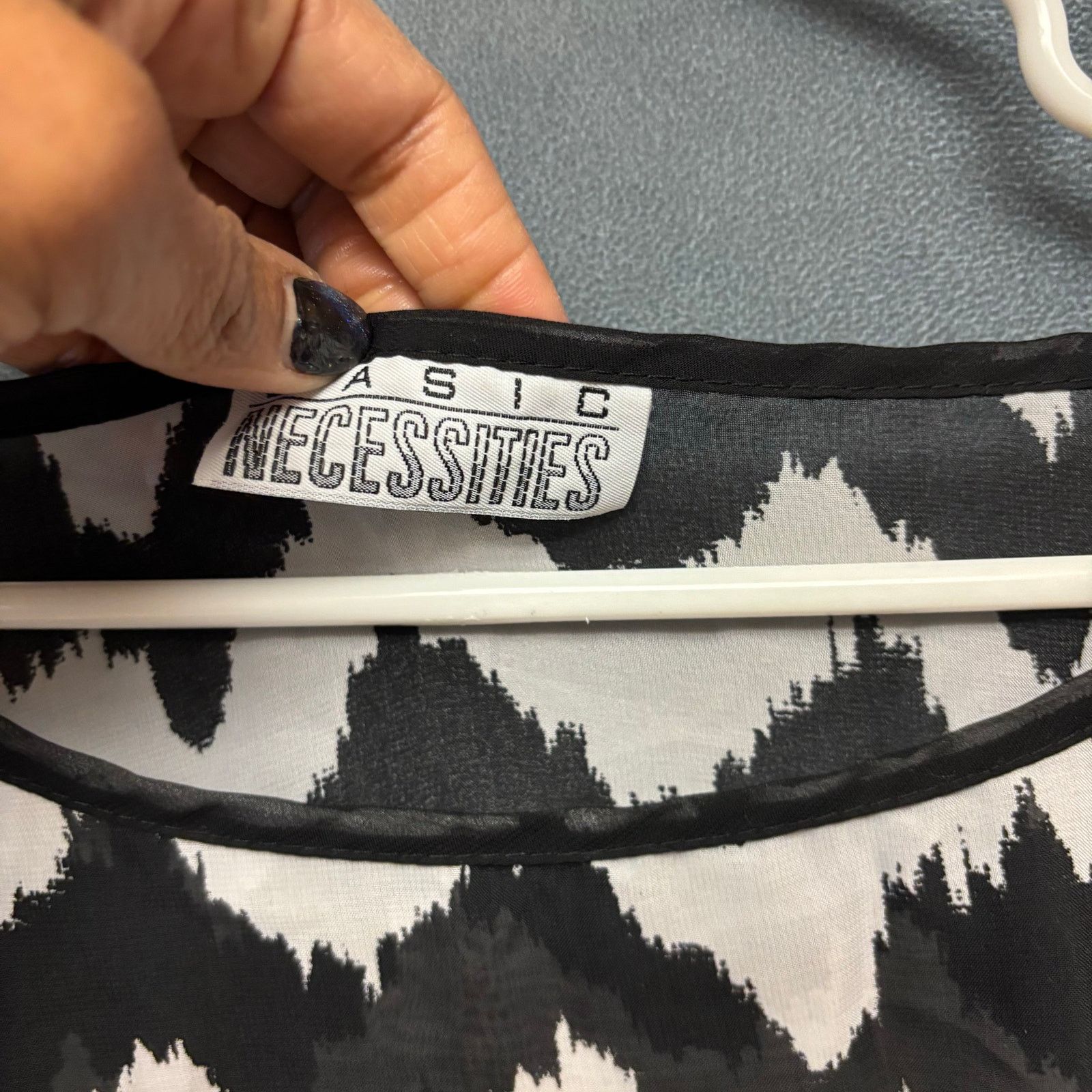 Other Basic Necessities Black White Zigzag Sheer High Low Top XL Size XL / US 12-14 / IT 48-50 - 4 Thumbnail