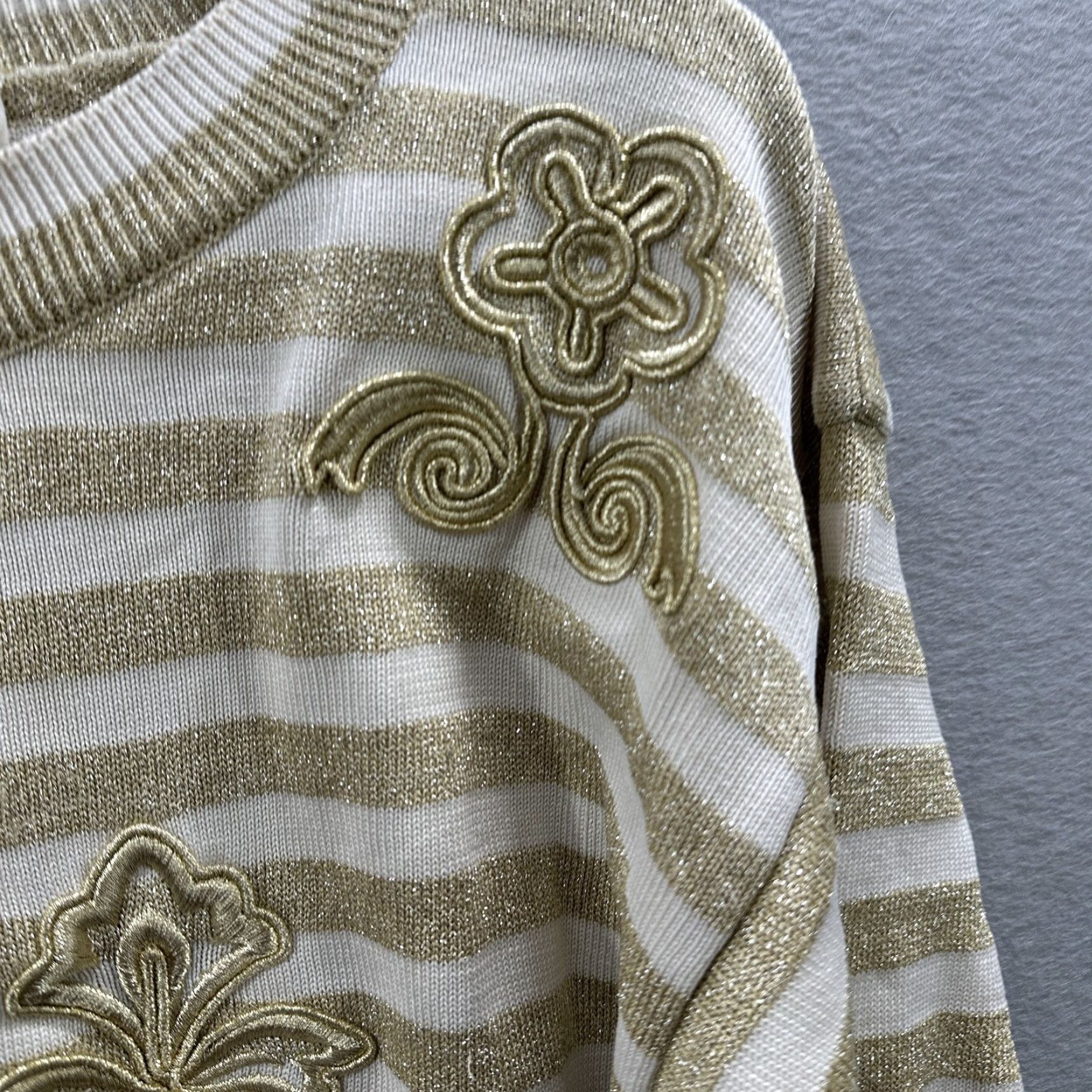 Escada VINTAGE Escada Sweater Womens Medium Gold White Striped Metallic Knit Pullover Embroidered Logo 80s Flower Glitter Dolman Long Sleeve Crew Neck Womens Size M / US 6-8 / IT 42-44 - 5 Thumbnail