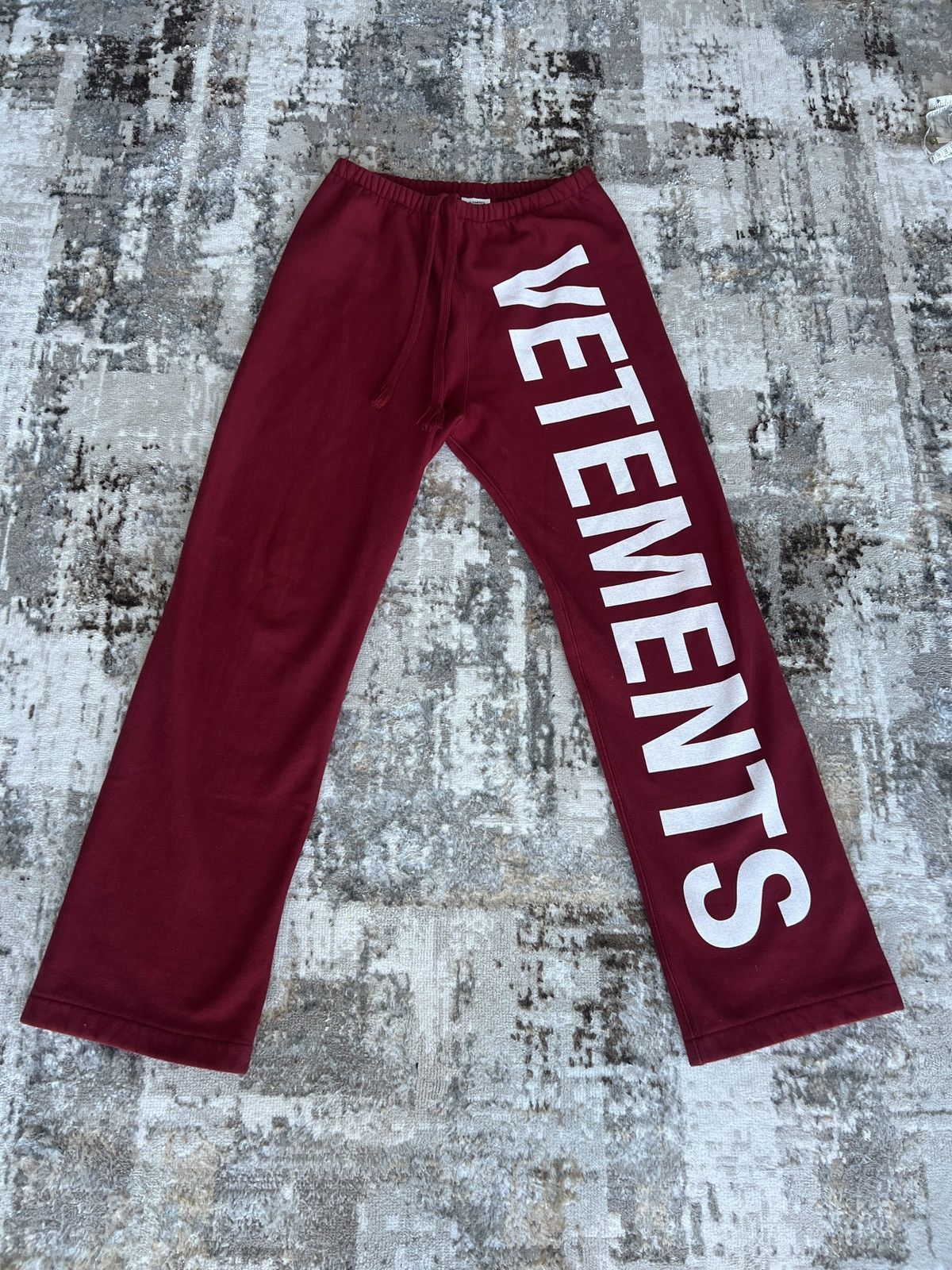 AW19 Vetements Spellout Sweatpants
