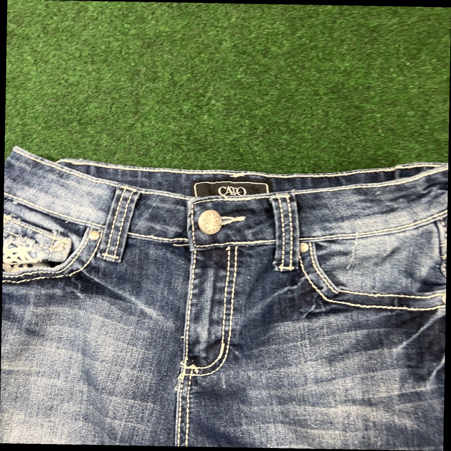 Vintage Cato Womens Embellished Bling Pockets Cuffed Denim Shorts Size 8 Preowned Size 30" / US 8 / IT 44 - 2 Thumbnail