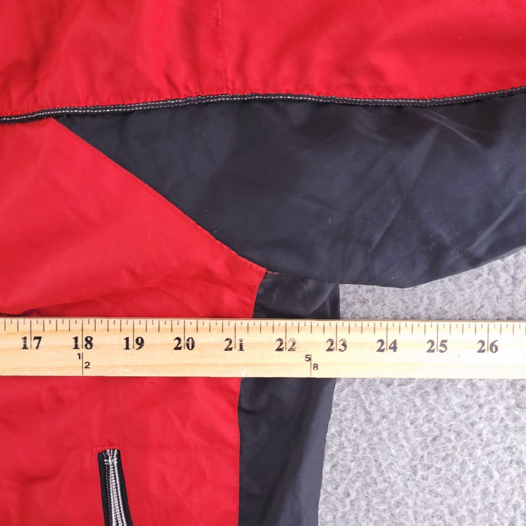 Reebok VINTAGE Reebok Jacket Mens M Red Windbreaker 90s Track Boxy Nineties Measurements in Photos Womens? Size US M / EU 48-50 / 2 - 5 Thumbnail