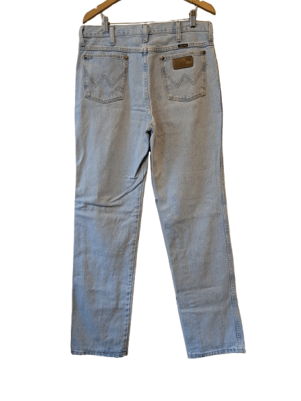 Wrangler Wrangler light wash jeans size 34 X 34 Size US 34 / EU 50 - 2 Thumbnail