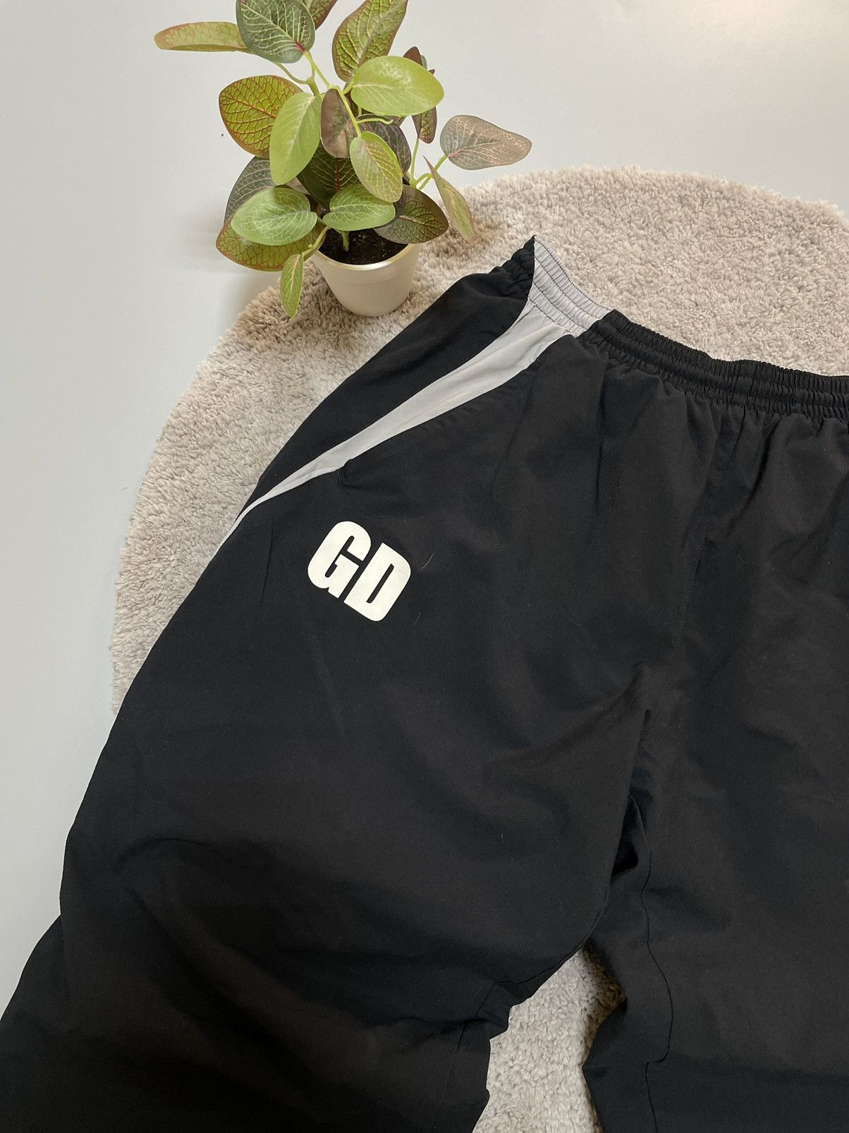 Nike × Vintage Crazy Vintage Nike Nylon Trackpants Joggers Size US 36 / EU 52 - 4 Thumbnail