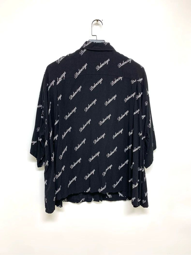 Balenciaga Balenciaga size 34 Bullet screen full of logo cardigan Size US XS / EU 42 / 0 - 2 Thumbnail