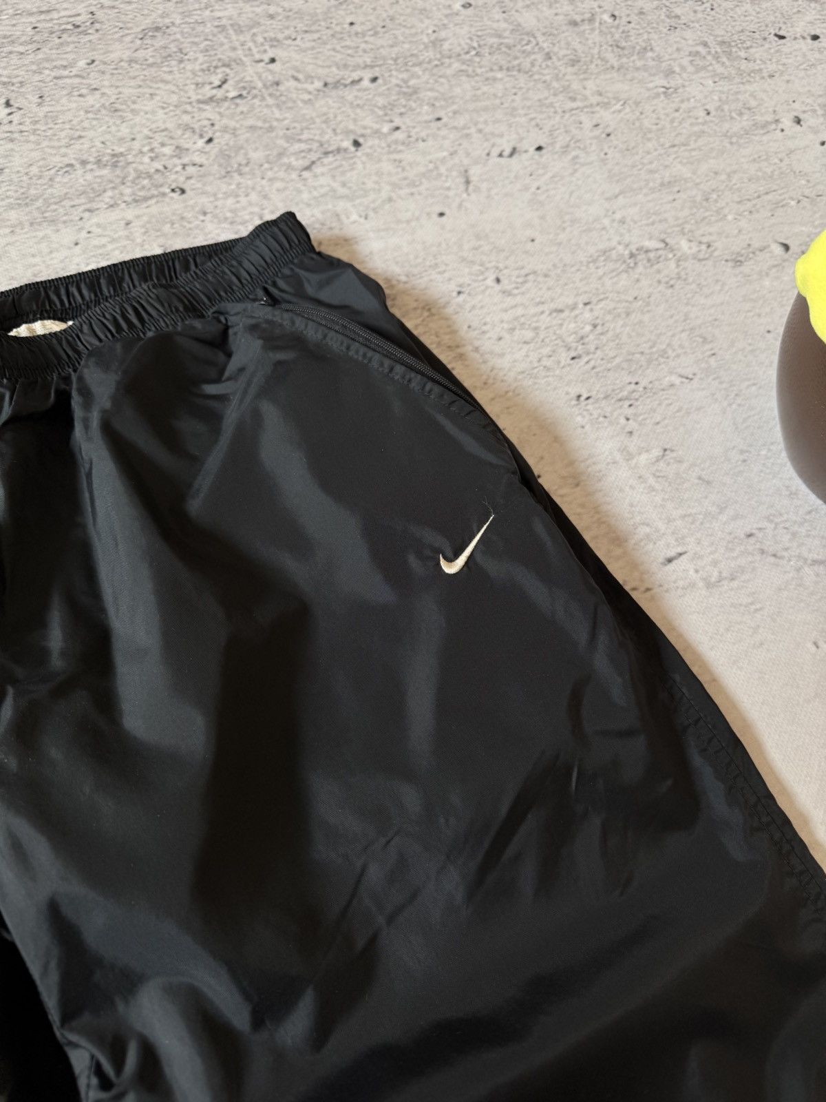 Nike × Vintage NIKE NYLON VINTAGE Y2K OVERSIZE BAGGY FIT PANTS SWEATPANTS Size US 34 / EU 50 - 5 Thumbnail