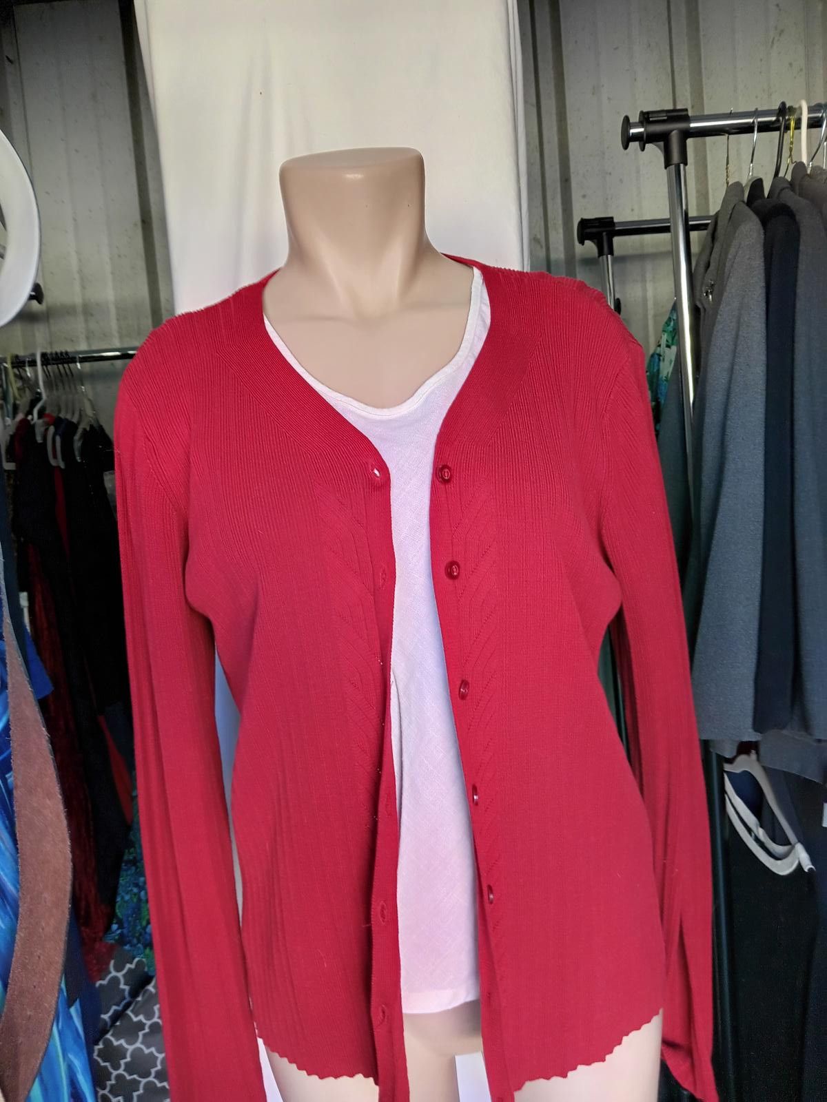 Designer Liz Claiborne Ribbed Red Cardigan - Stylish and Comfortable Size M / US 6-8 / IT 42-44 - 1 Thumbnail