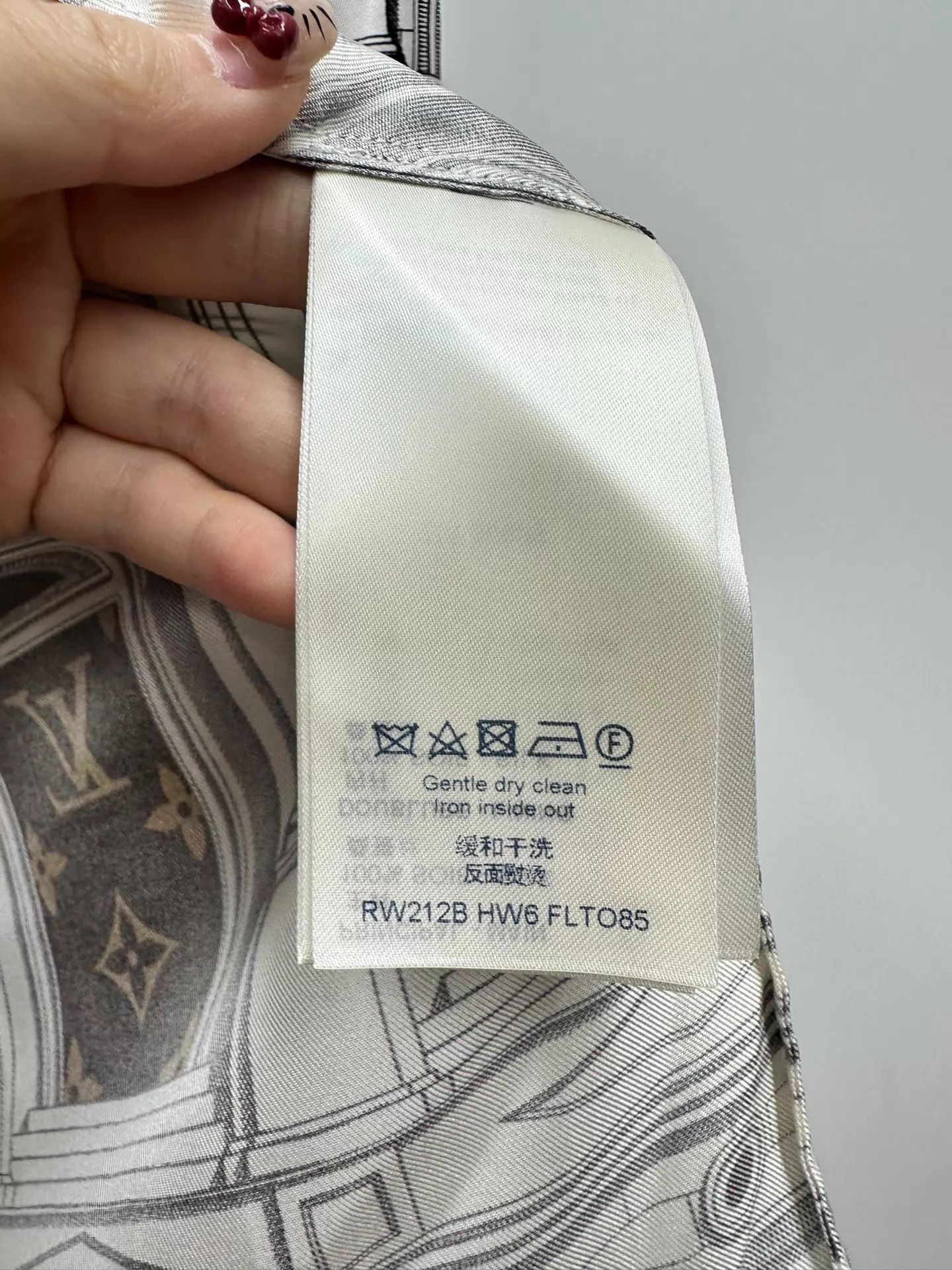 Louis Vuitton Louis Vuitton All Over Print Shirt 36 New With Tags Size XS / US 0-2 / IT 36-38 - 3 Thumbnail