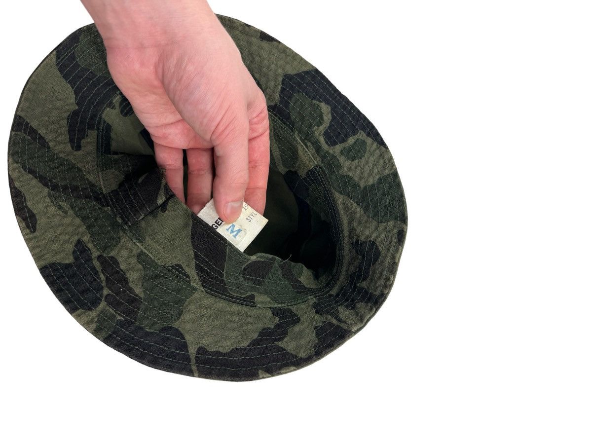 General Research 1996 ‘Nine Chains to the Moon’ Camo Bucket Hat Size ONE SIZE - 5 Thumbnail