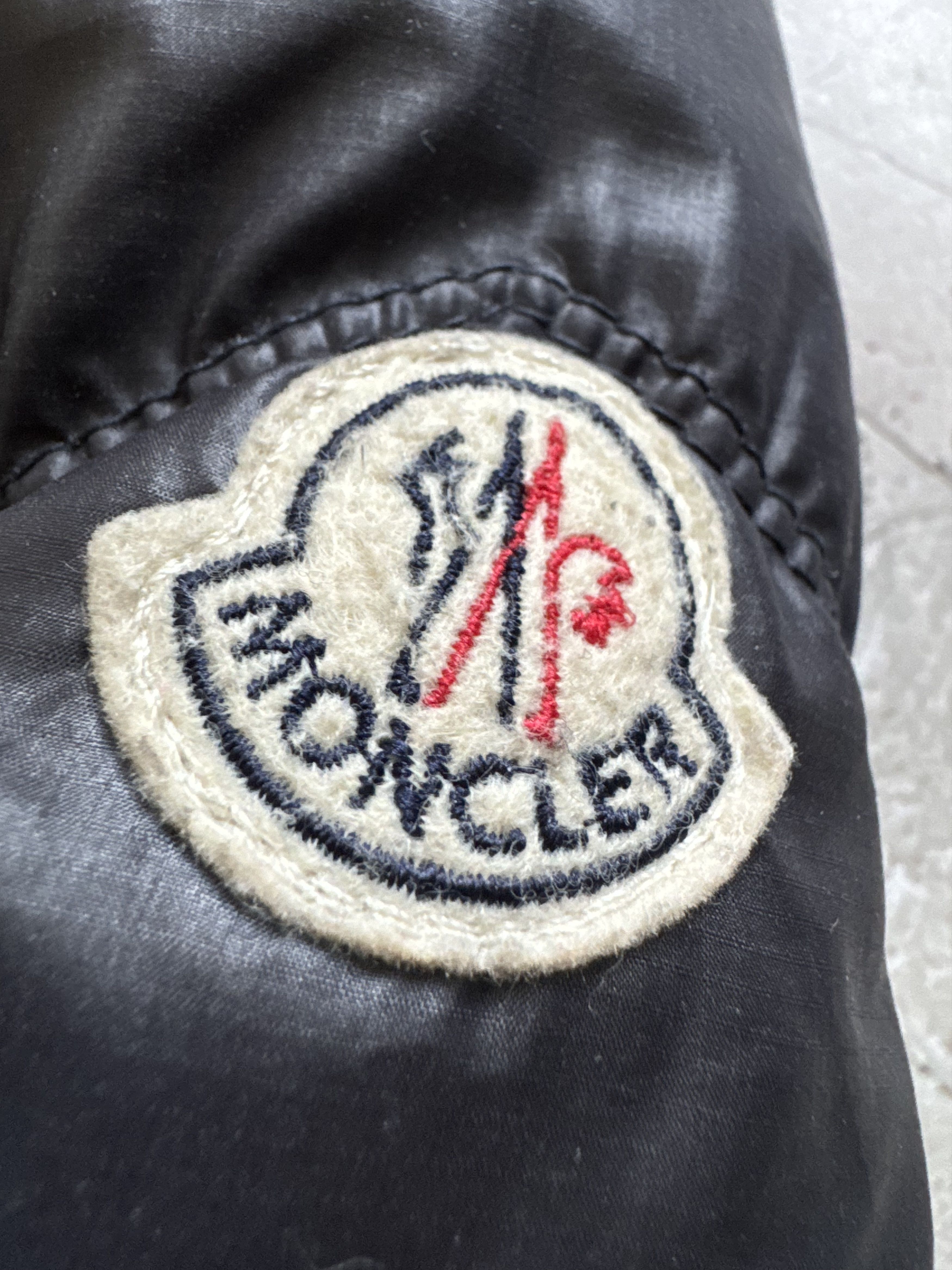 Moncler moncler black puffer jacket with front pockets Size US XL / EU 56 / 4 - 8 Thumbnail