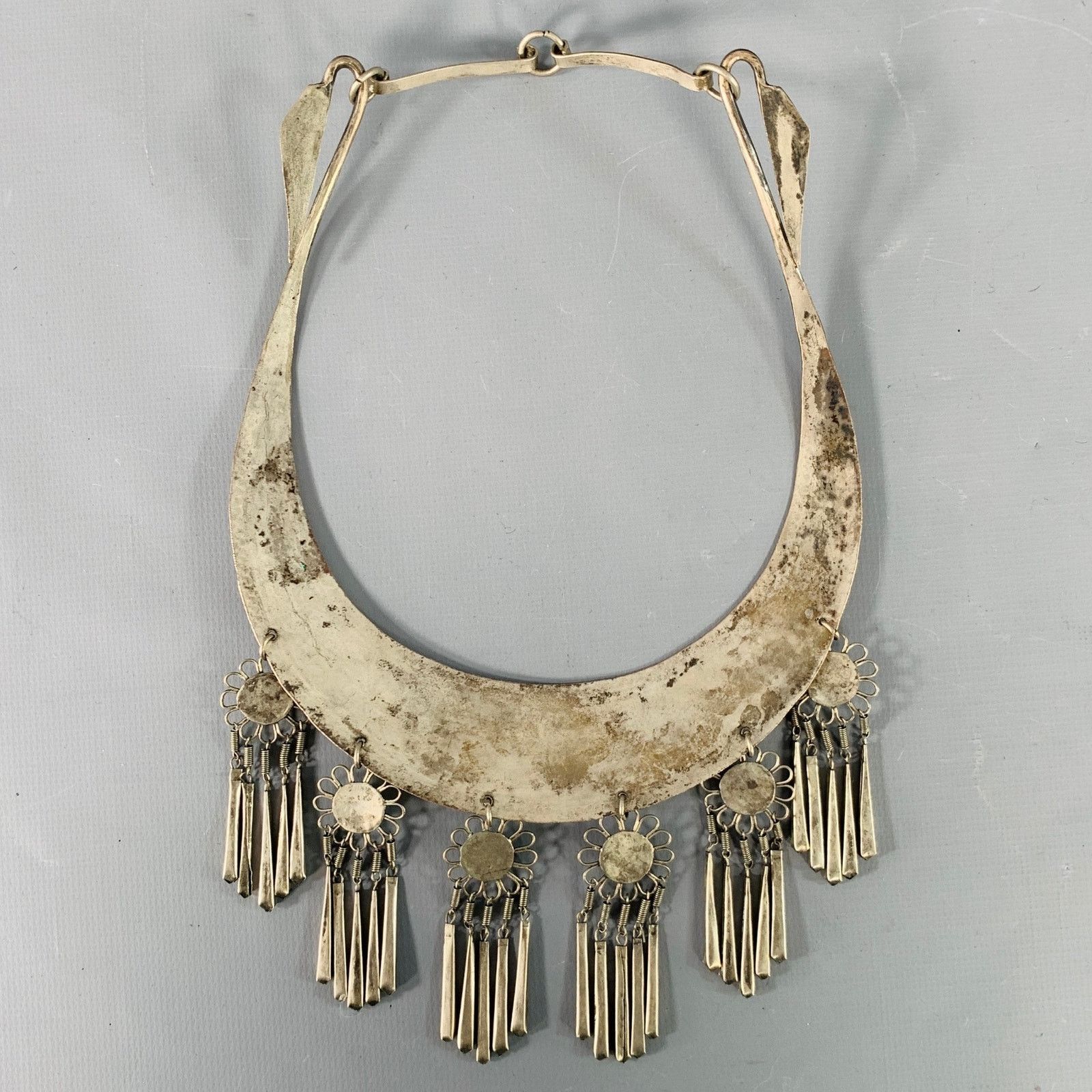 Vintage VINTAGE Silver Embossed Metal Butterfly Flowers Necklace Size ONE SIZE - 3 Thumbnail