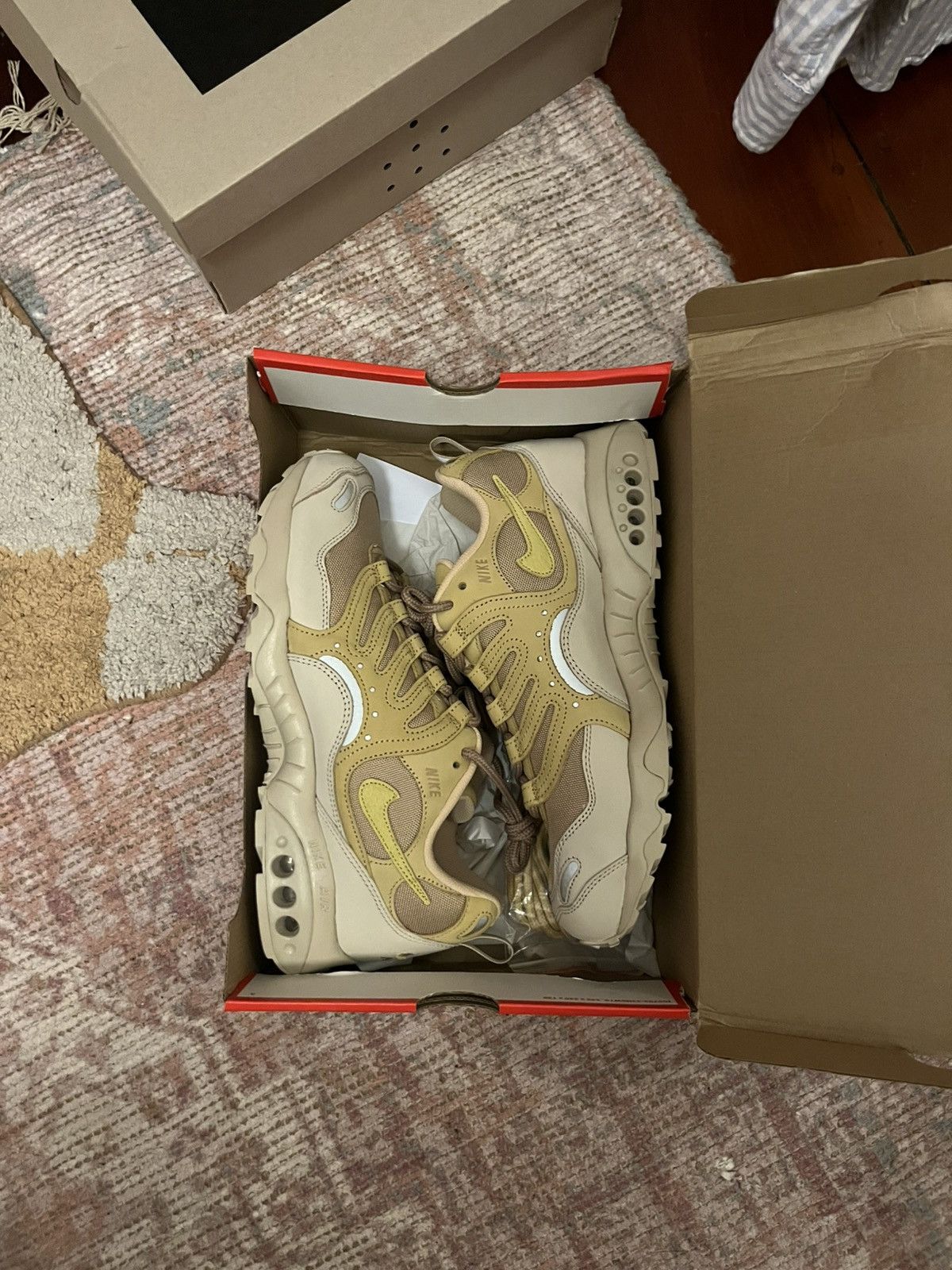 Nike NIKE AIR TERRA HUMARA SP Sesame/Hemp/Saturn Gold Size US 11 / EU 44 - 7 Thumbnail
