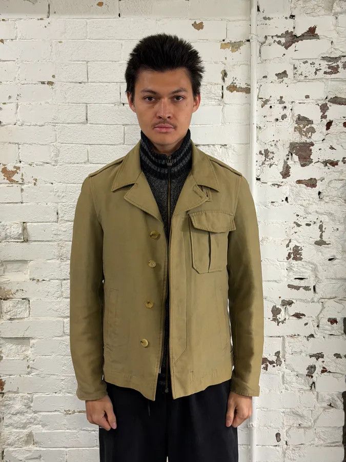 Gucci 2000s Gucci Beige Classy Buttoned Jacket by Tom Ford Size US M / EU 48-50 / 2 - 1 Thumbnail