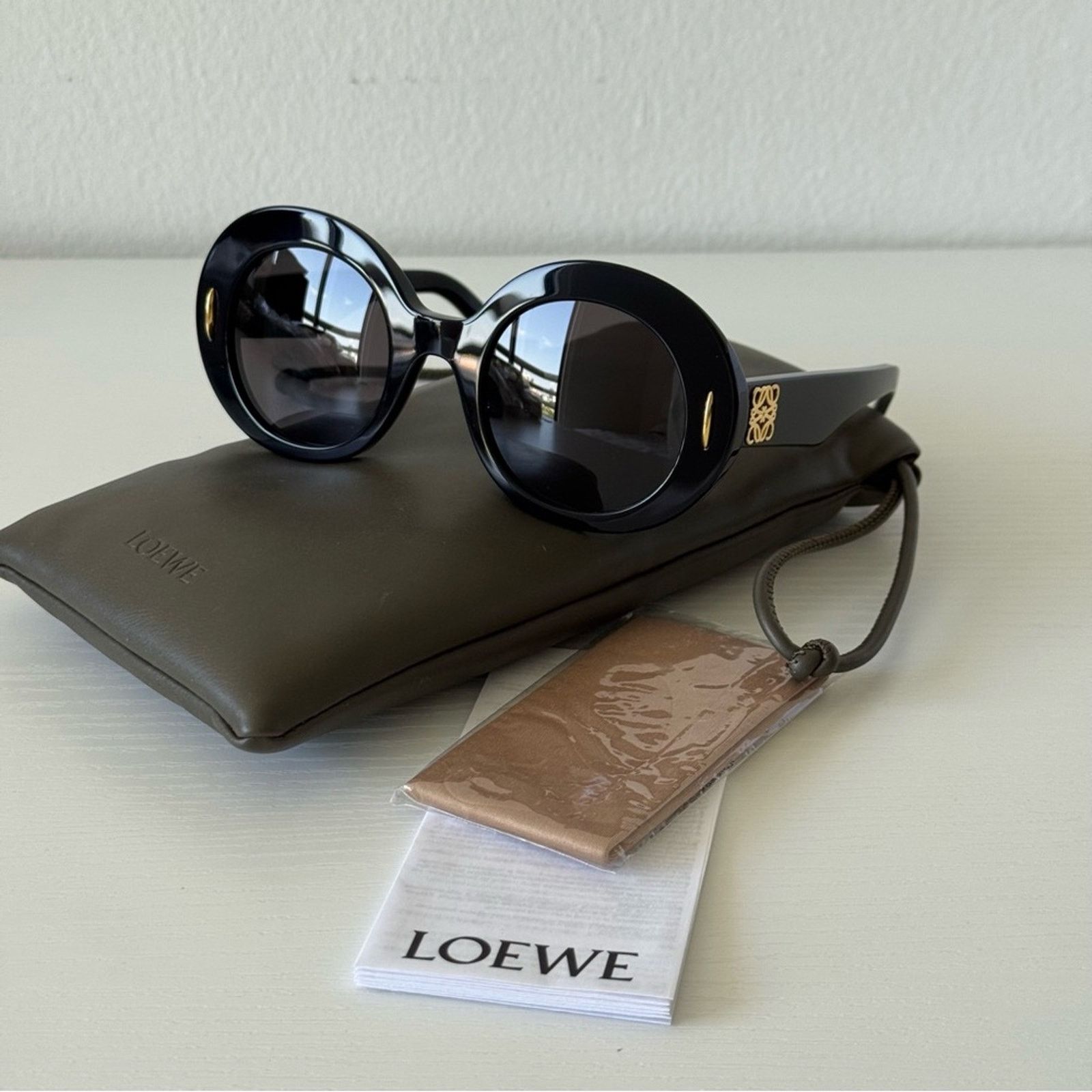 Loewe New! Loewe Black Round Sunglasses LW40146I 01A, Authentic Size ONE SIZE - 2 Thumbnail