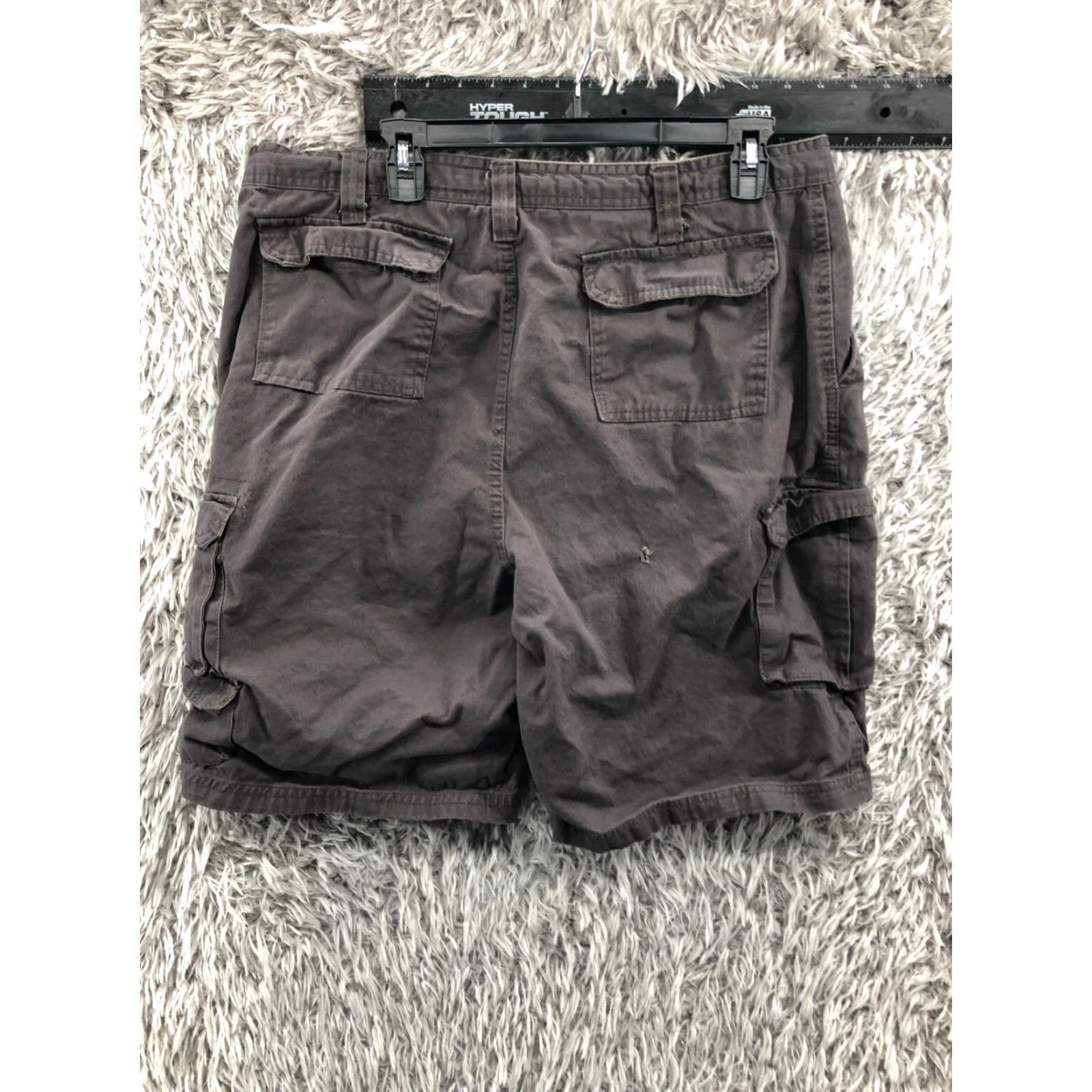 Vintage Rugged Wear Cargo Shorts Mens Size 38 Mid Rise Medium Gray Beige Shorts Cargo Size US 38 / EU 54 - 5 Thumbnail