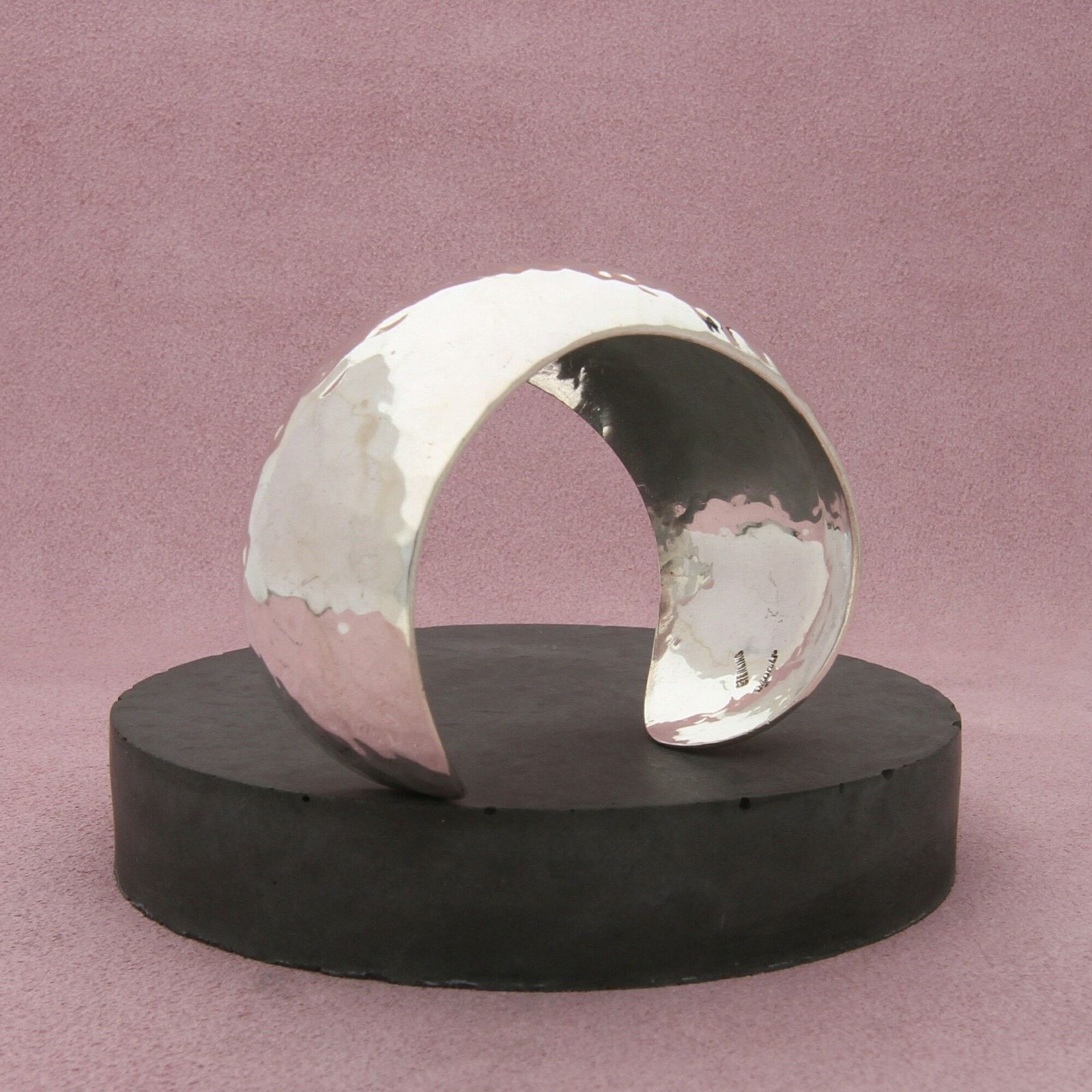 Sterling Silver sterling silver vintage signed hammered cuff bracelet 6.5in Size ONE SIZE - 2 Thumbnail