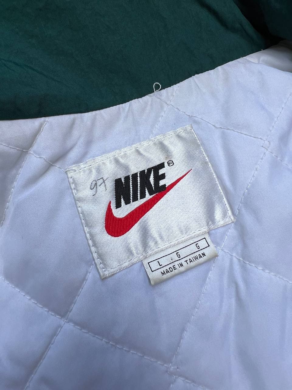 Other Nike 90s big swoosh nylon vintage jacket Size US L / EU 52-54 / 3 - 10 Thumbnail