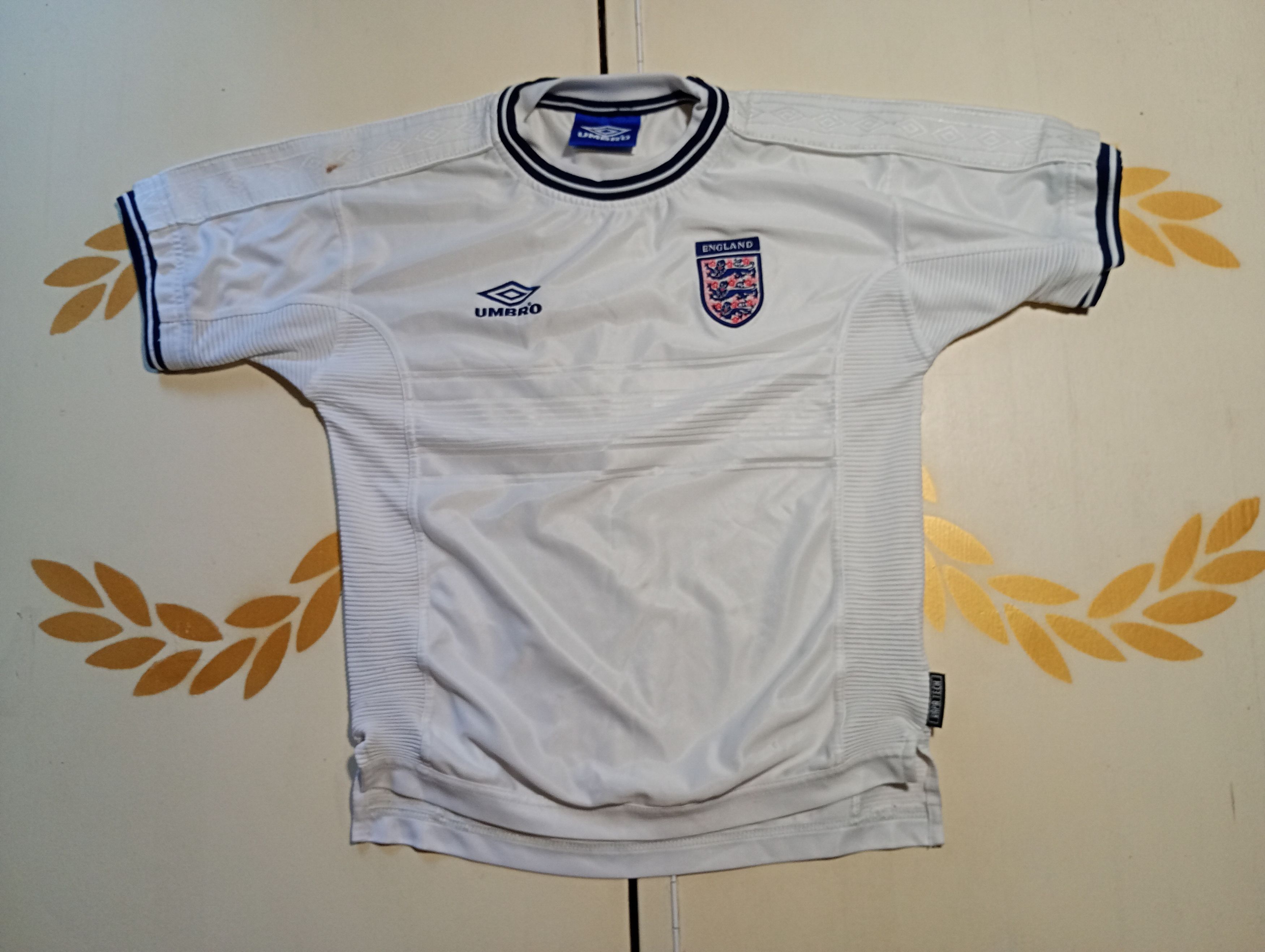 Umbro Umbro England Home Jersey 1999-2001 size LB (152-158 cm) Size US XS / EU 42 / 0 - 2 Thumbnail