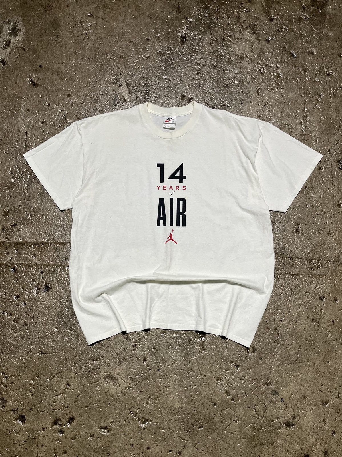 Jordan Brand × Nike × Vintage CRAZY VINTAGE 90s AIR JORDAN x NIKE WHITE NBA BULLS TEE Size US XXL / EU 58 / 5 - 2 Thumbnail