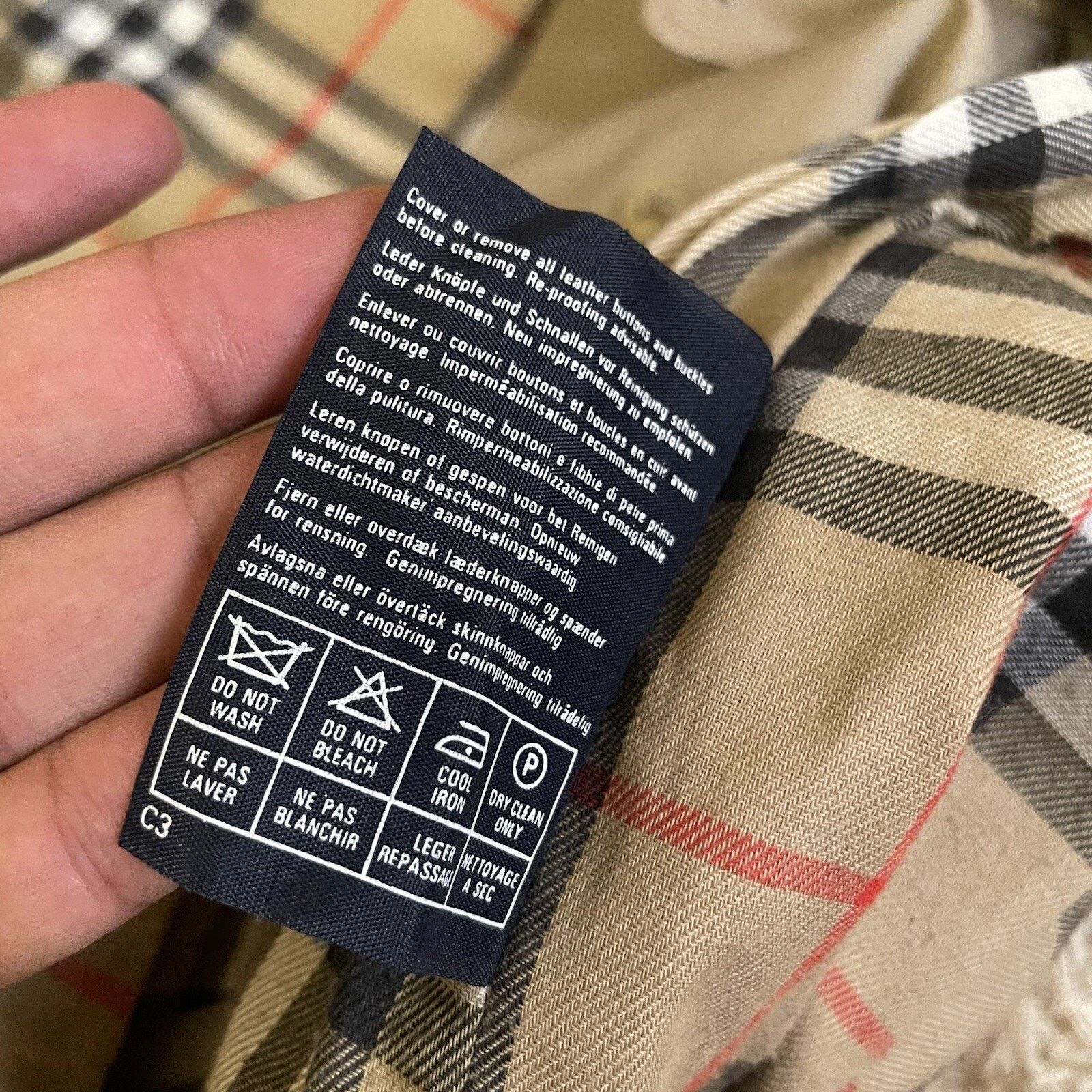 Burberry Vintage Burberry's men's Trench Coat Nova Check england M L Size US M / EU 48-50 / 2 - 15 Thumbnail