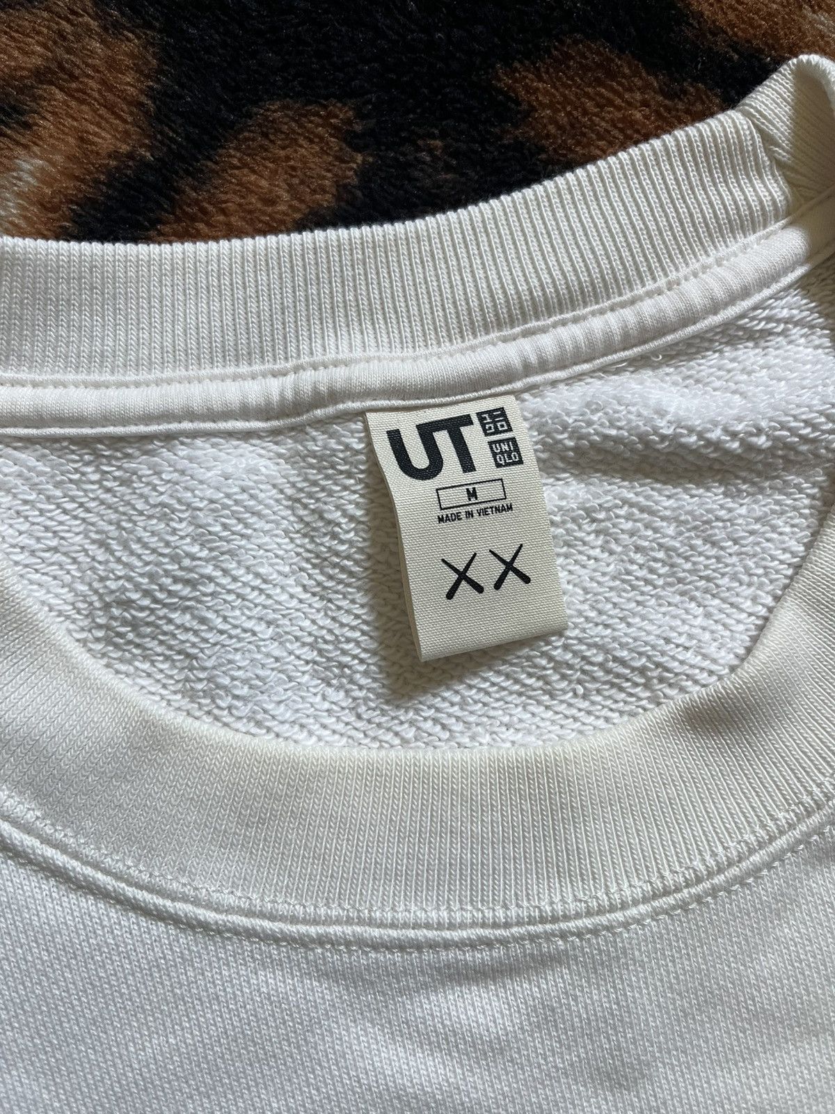 Kaws × Uniqlo Kaws x Uniqlo beige sweatshirt Size US M / EU 48-50 / 2 - 2 Thumbnail