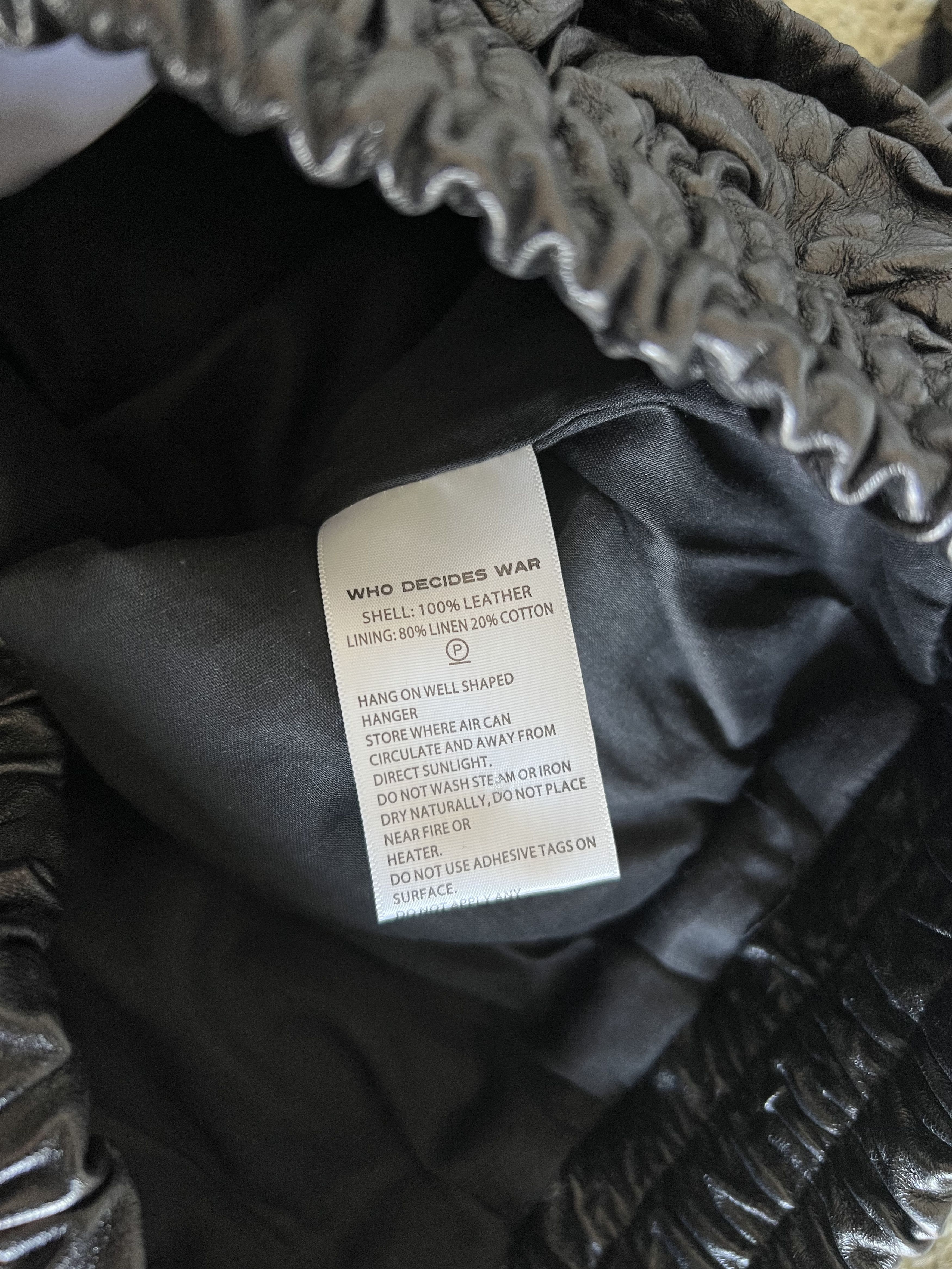 Who Decides War Who Decides War Leather Crinkled Tailored Shorts in Black Size US 32 / EU 48 - 8 Thumbnail