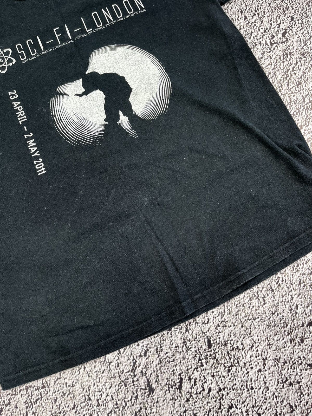 Band Tees Vintage Y2K 2011 Sci-Fi-London festival big logo tee size M Size US M / EU 48-50 / 2 - 7 Thumbnail