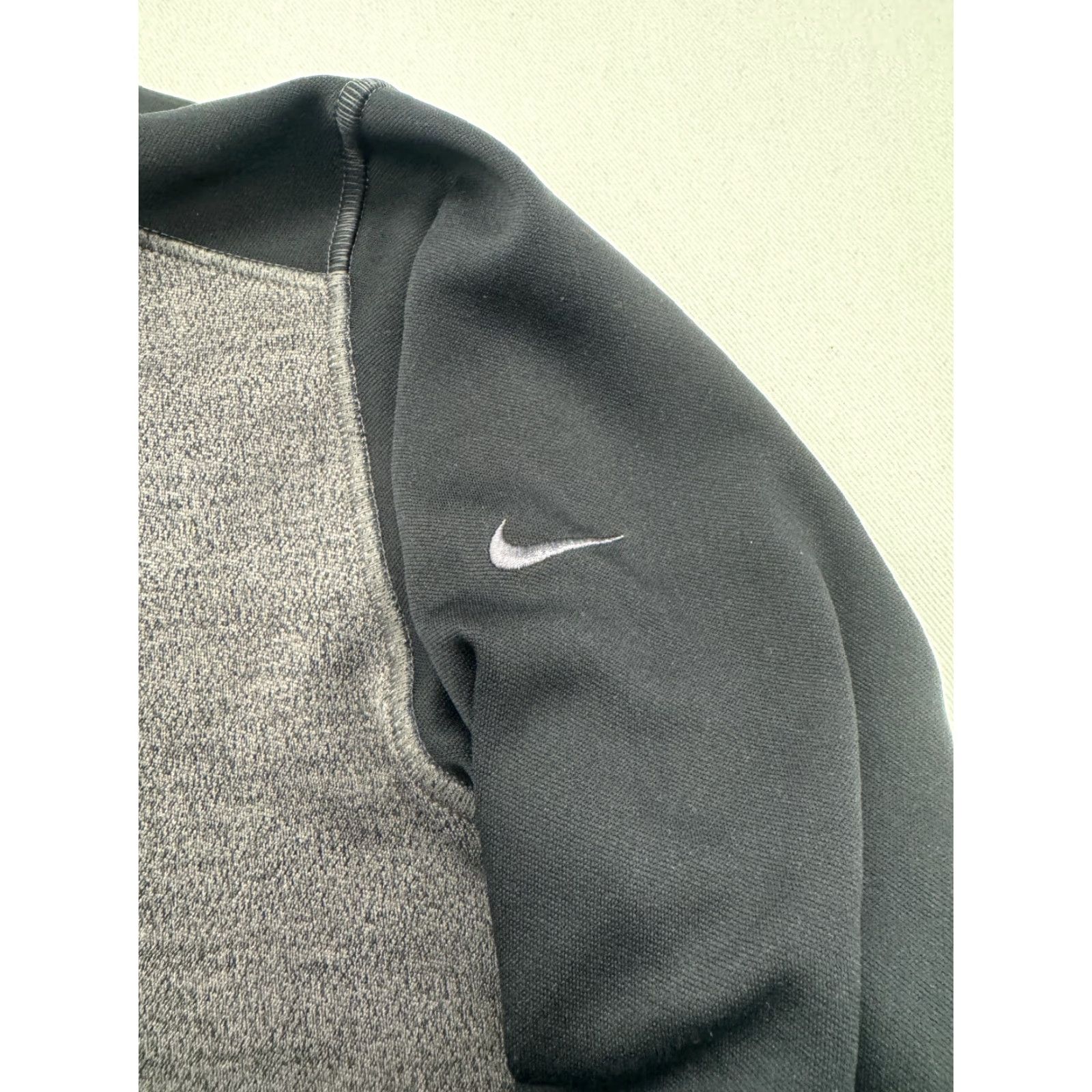 Nike Nike Golf Tour Performance Dri-Fit Mens XL 1/4 Zip Pullover Gray Nike Golf Shirt XL Mens 1/4 Zip Gray/Black Sports Outdoor 2529 Size US XL / EU 56 / 4 - 4 Thumbnail
