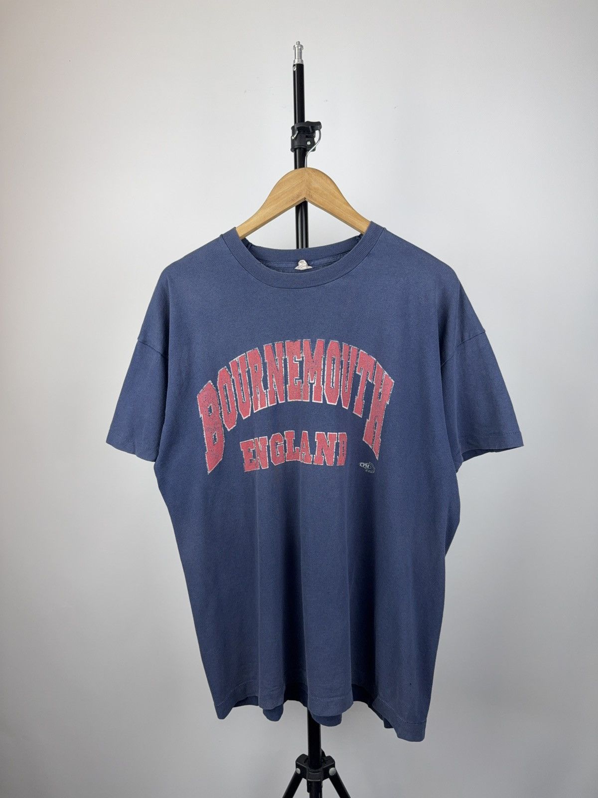 Vintage Vintage 90s Bournemouth England logo Faded Tee Shirt Size US L / EU 52-54 / 3 - 1 Thumbnail