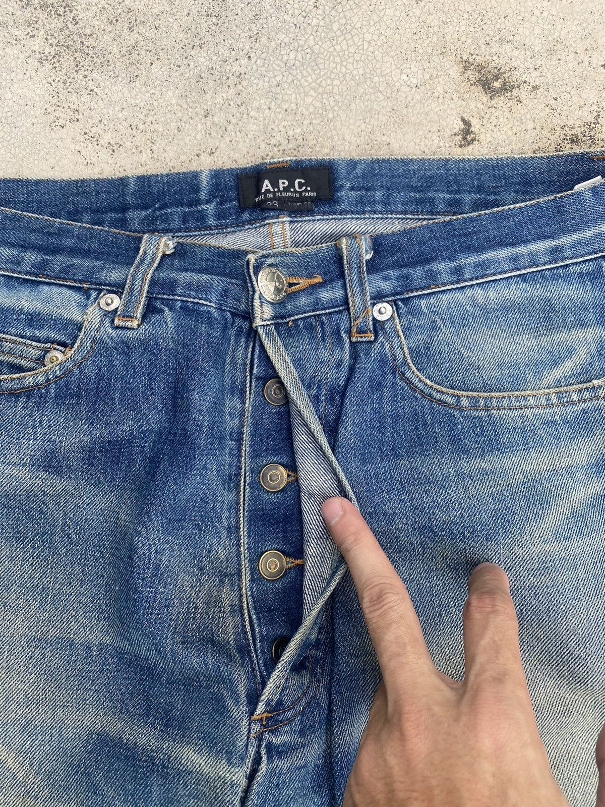 A.P.C. × Designer × Le Grande Bleu (L.G.B.) A.P.C Distressed Faded Selvedge Denim Jeans Size US 29 - 5 Thumbnail