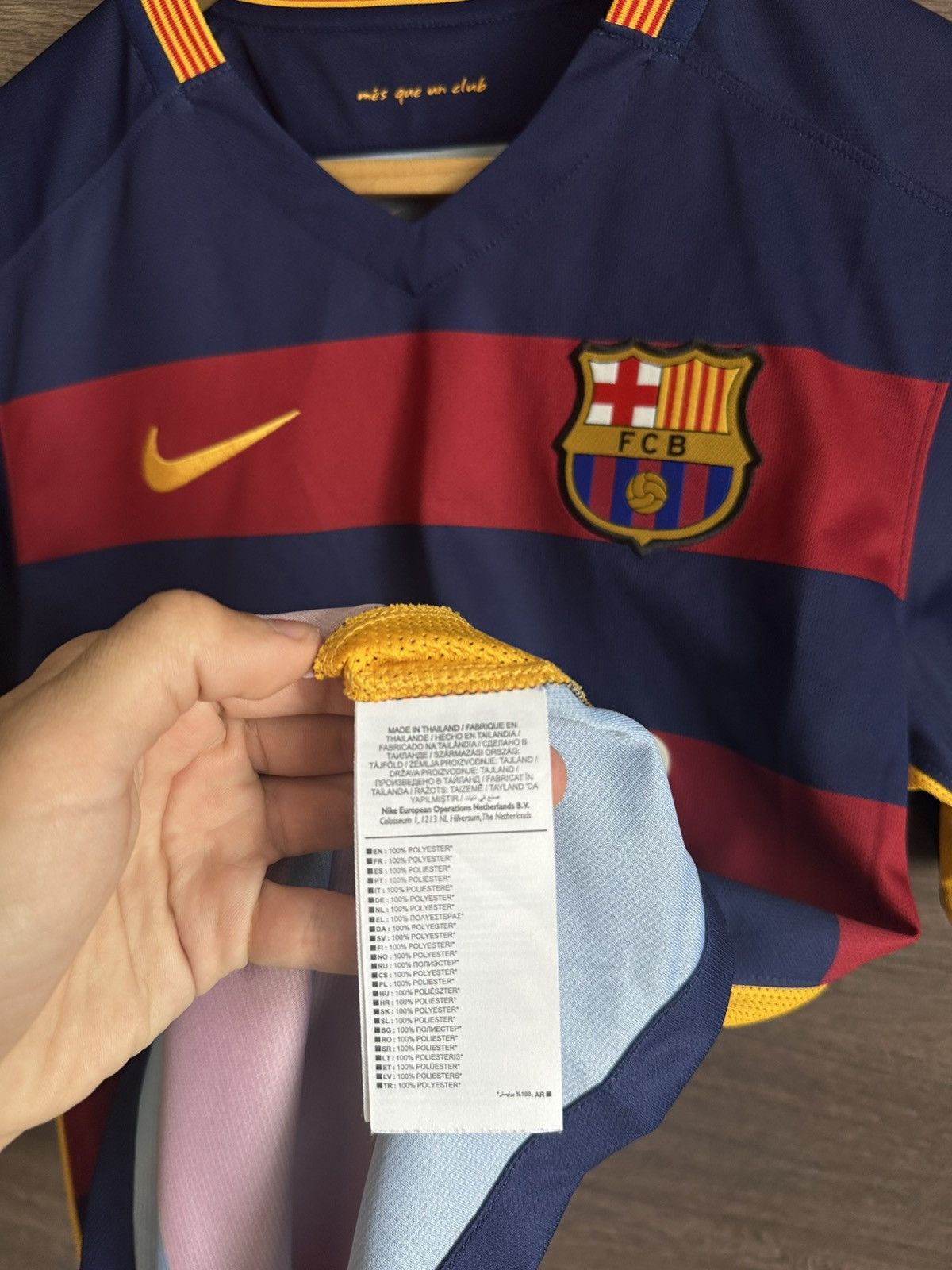 Nike Nike Barcelona 2015/2016 Home Away Jersey Football T-Shirt Size US S / EU 44-46 / 1 - 11 Thumbnail
