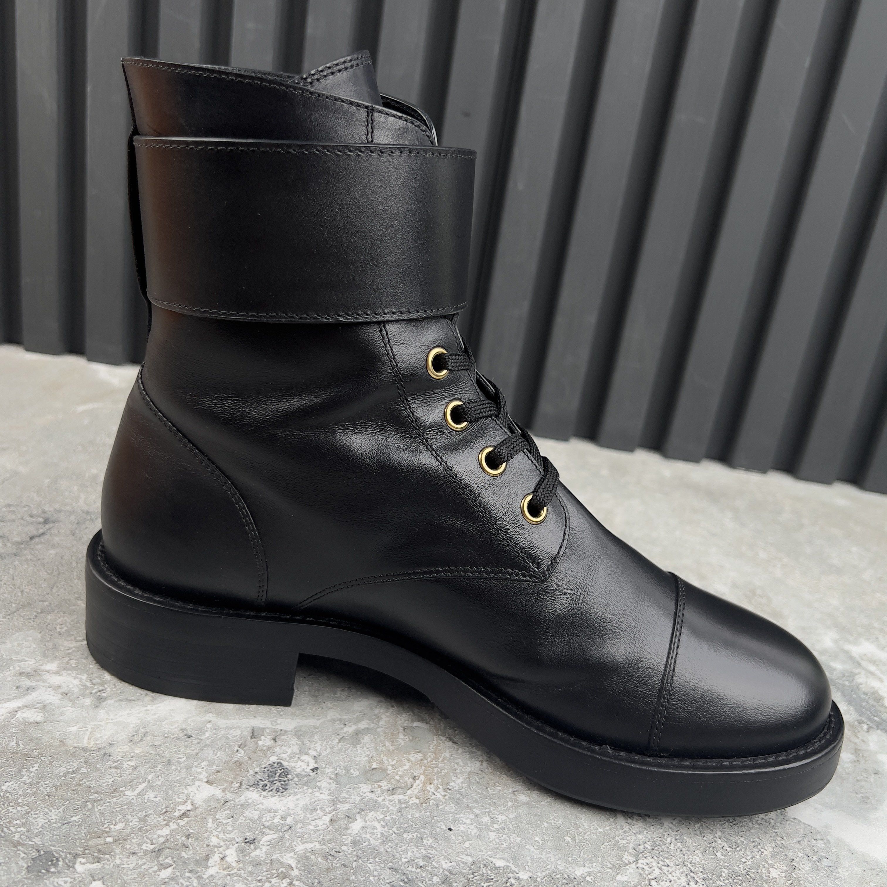 Louis Vuitton Wonderland Ranger Boots Lace Up Black Leather Size US 8 / IT 38 - 7 Thumbnail