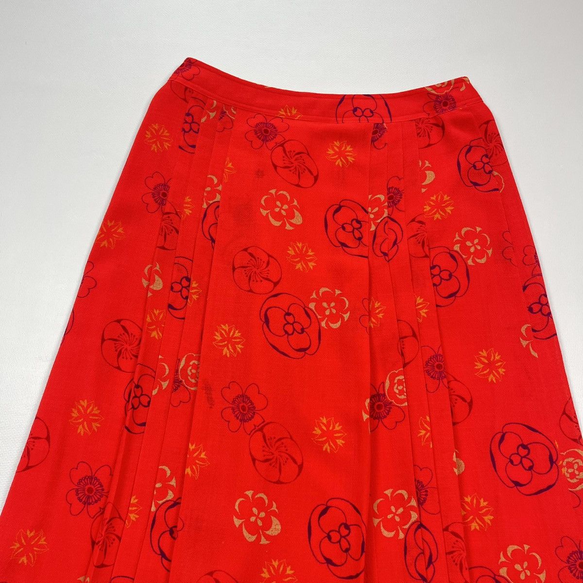Celine Vintage 80s CELINE Paris Skirt Suit Red Floral Wool Size 40 Size M / US 6-8 / IT 42-44 - 20 Thumbnail